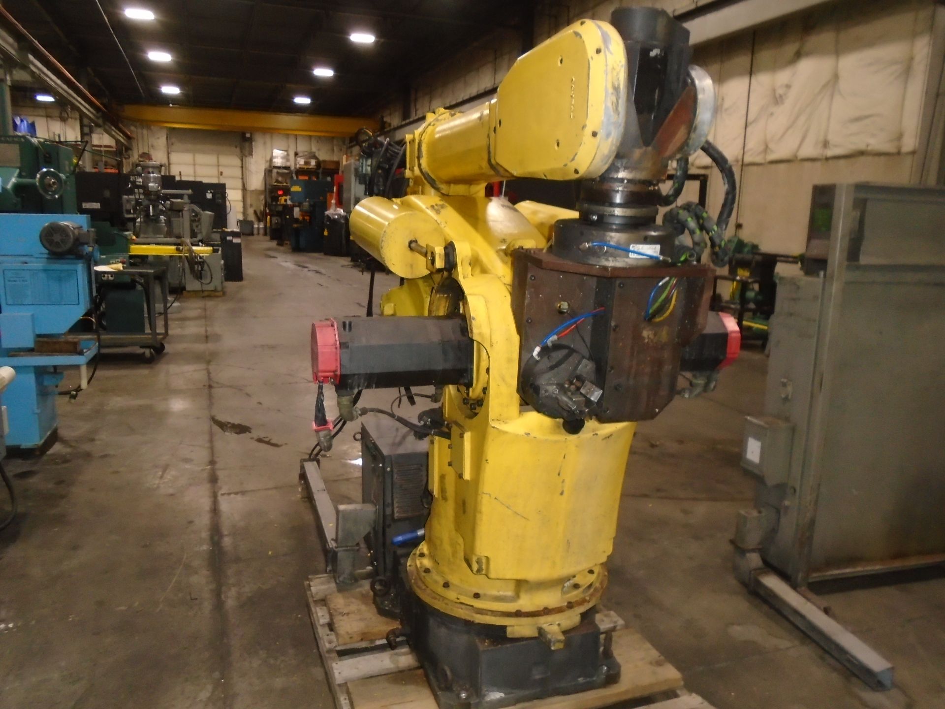 Fanuc S420iF 6 Axis Robot 140 KG Payload RJ2 Controller With Tech Pendent - Image 3 of 10