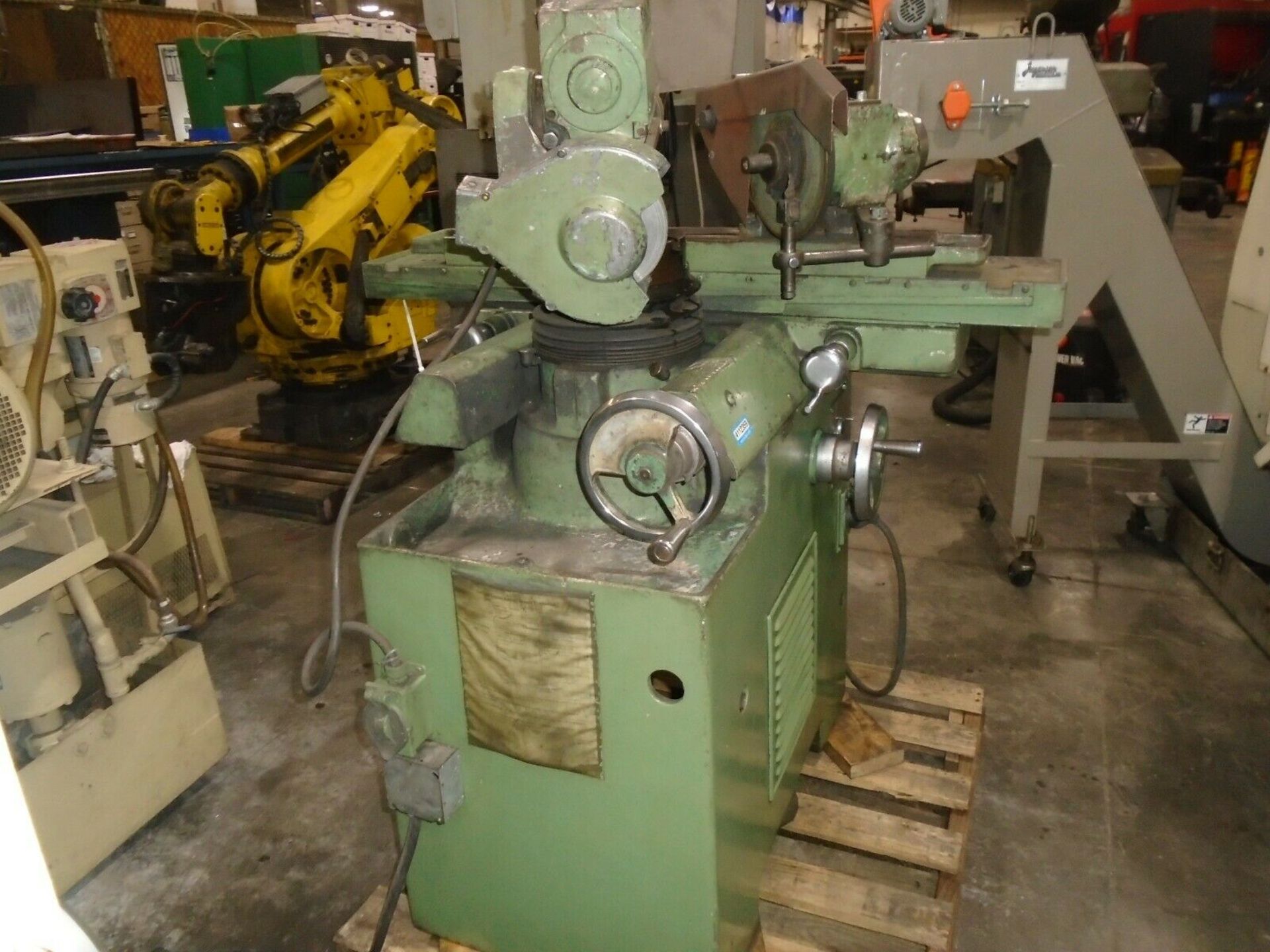 Cincinnati Tool & Cutter Grinder With Motorized Head #50 Taper - Image 4 of 9