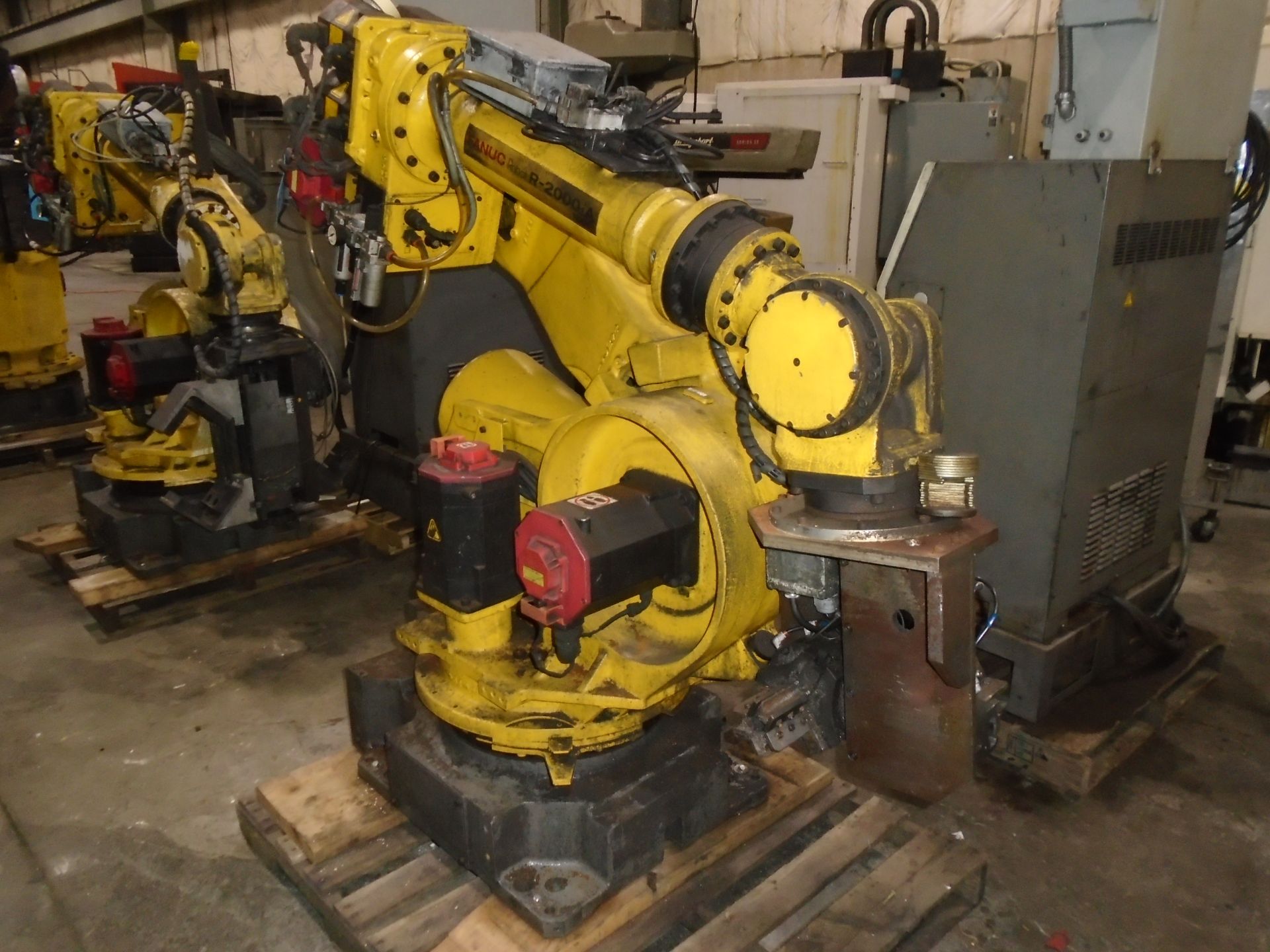 Fanuc Robot R-2000 iA-165F With RJ3iB & Teach Pendent - Image 4 of 11