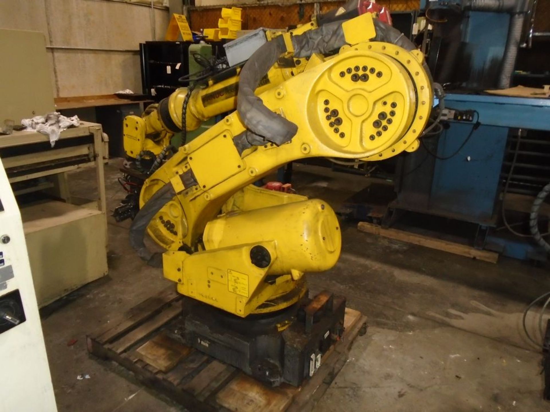 Fanuc Robot R-2000 iA-165F With RJ3iB & Teach Pendent - Image 3 of 5