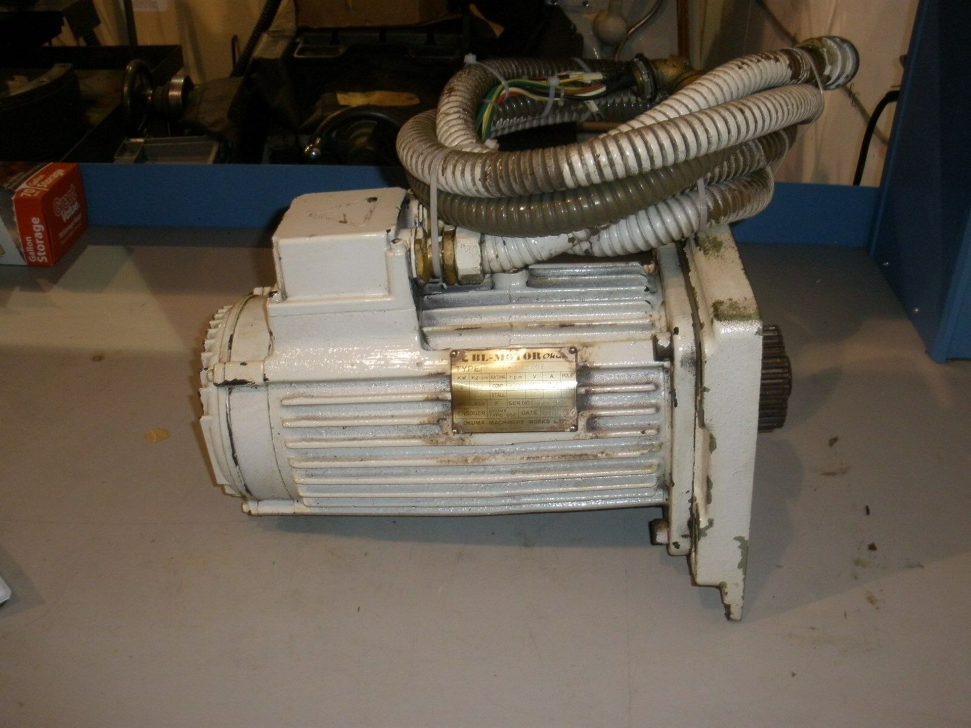 Okuma LC40 CNC Lathe Servo Motor BL-8E-20T With Cables - Image 4 of 4