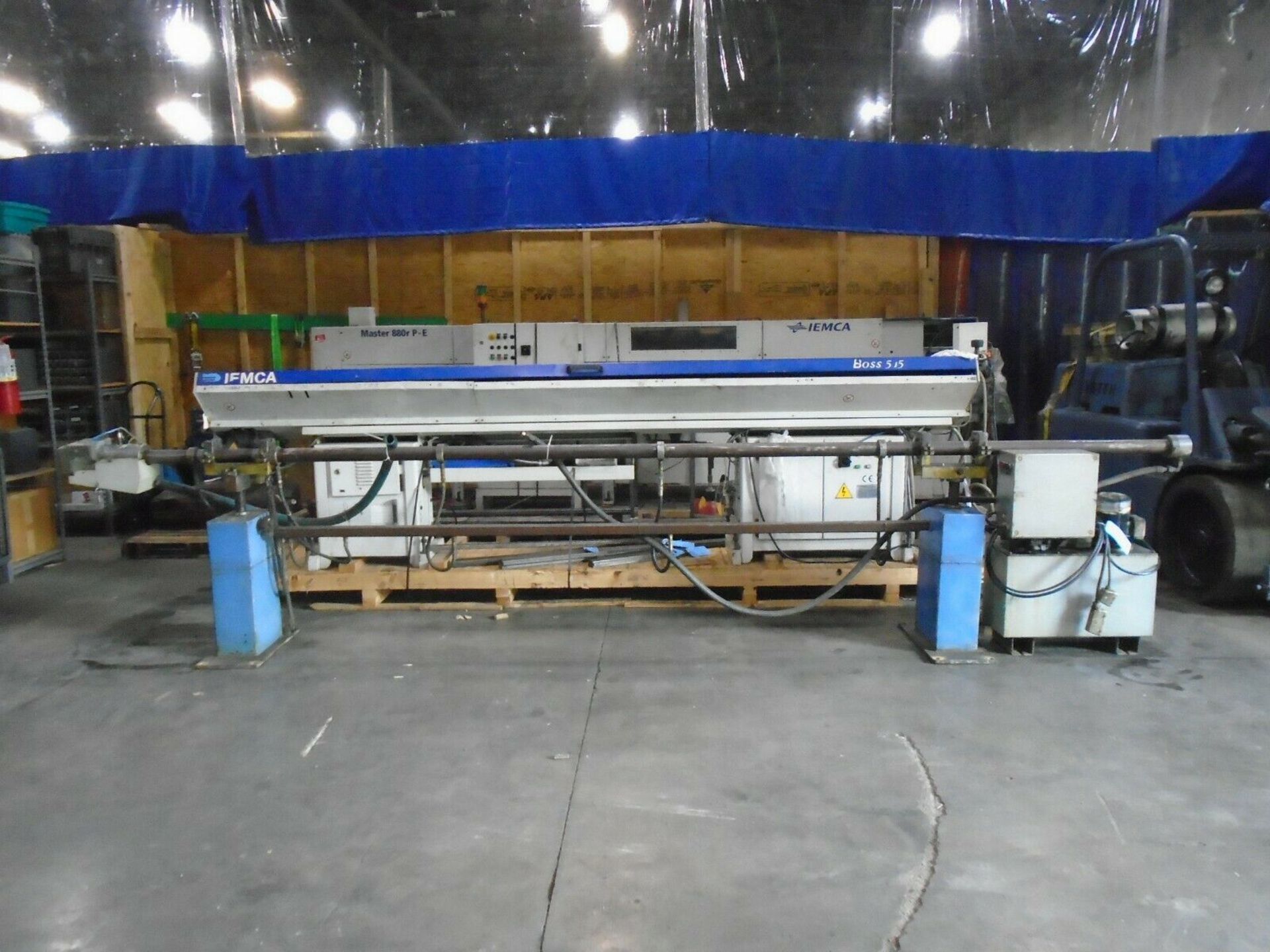 Traub Hydraulic Barfeed HYVA-50/5000 2” x 12’ Capacity SN: 0129 Model: HYVA-50/5000 230/115V