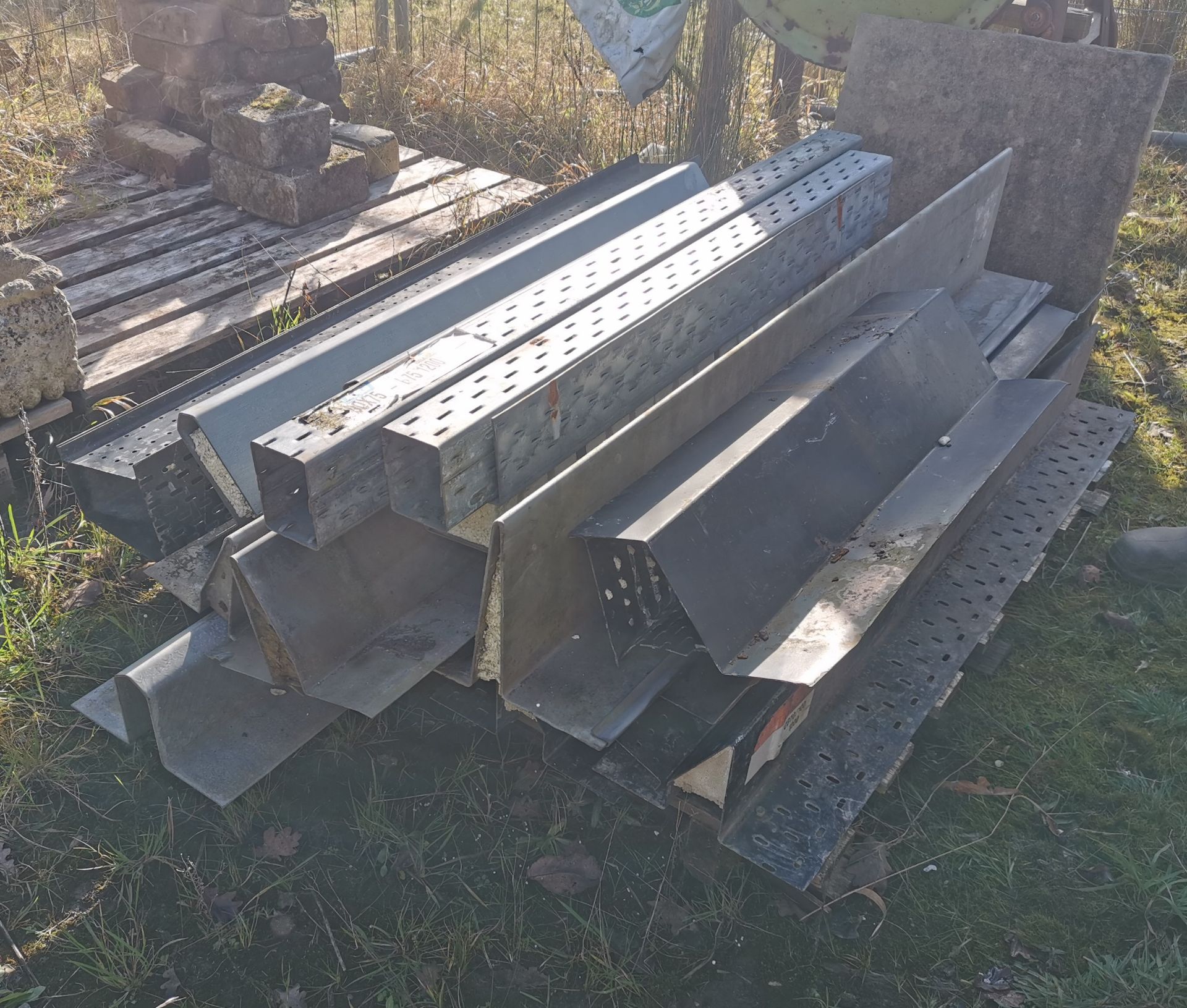 Qty Lintels