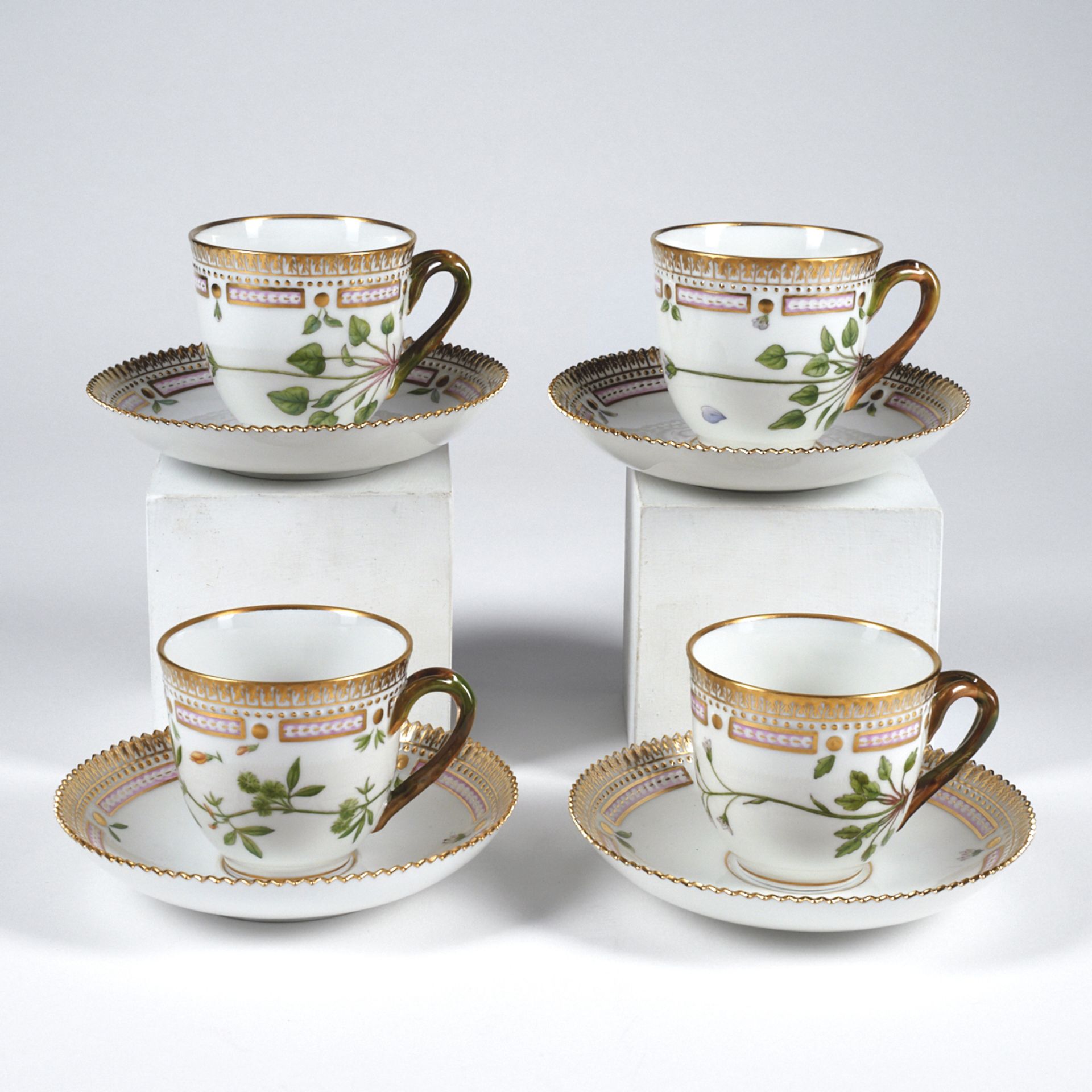 Set of 4 Flora Danica Saucers & Teacups - Bild 5 aus 11