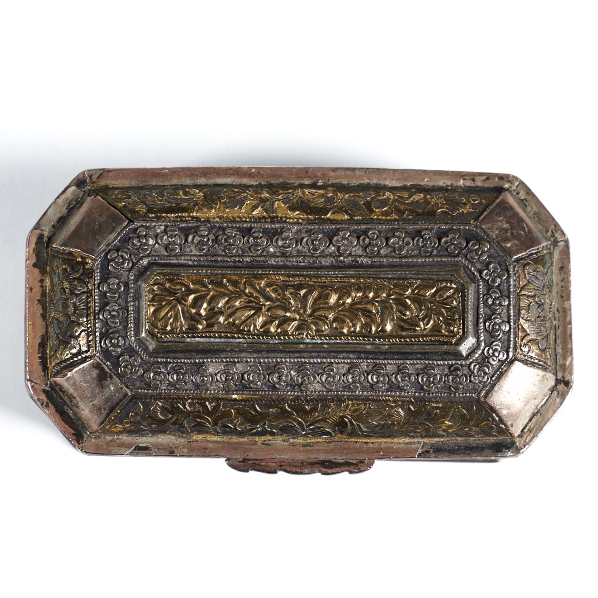 19th C. Indonesian Sumatra Silver Gilt Tobacco Box - Bild 3 aus 8