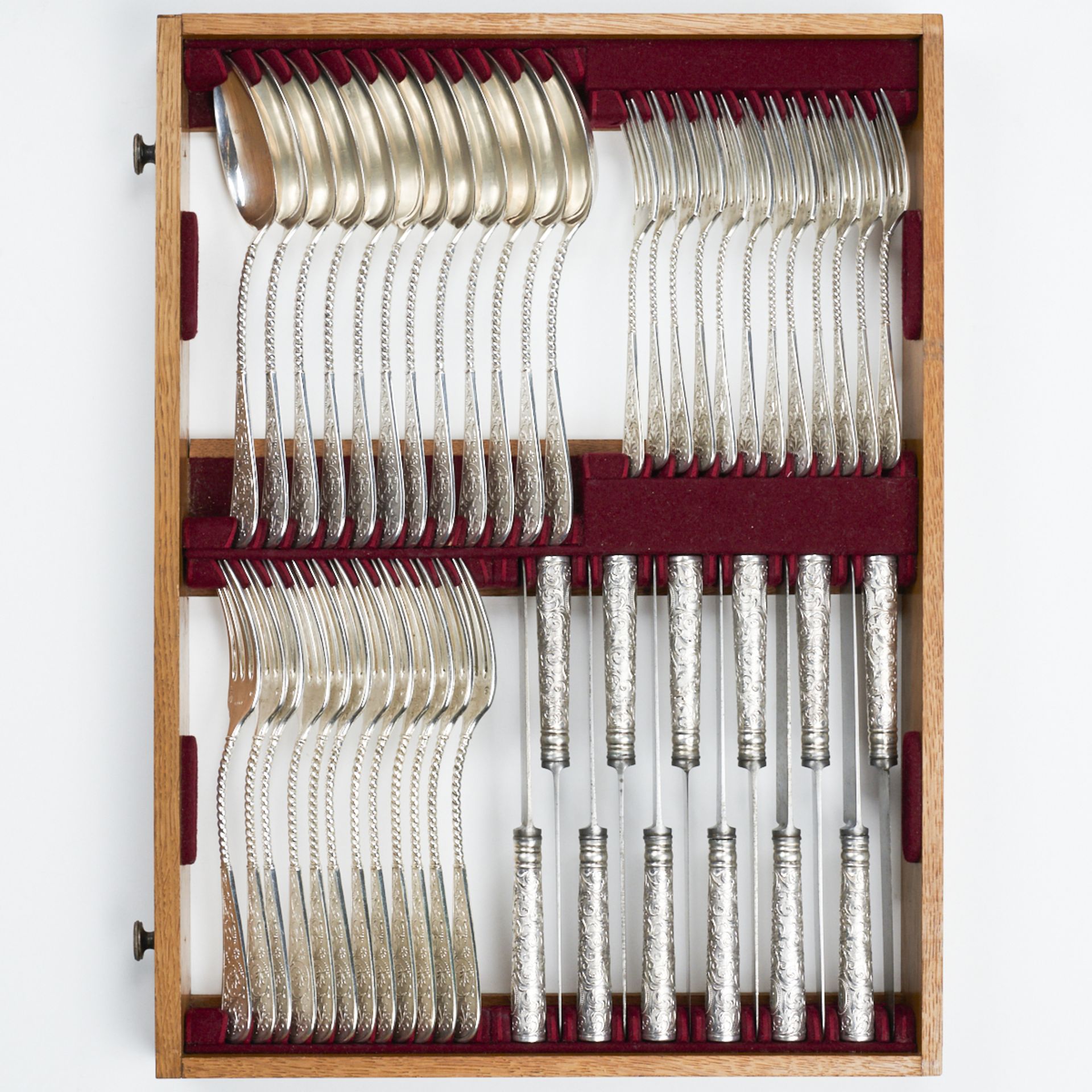 97 pc Range 800 Silver Vermeil Flatware Set - Image 2 of 18