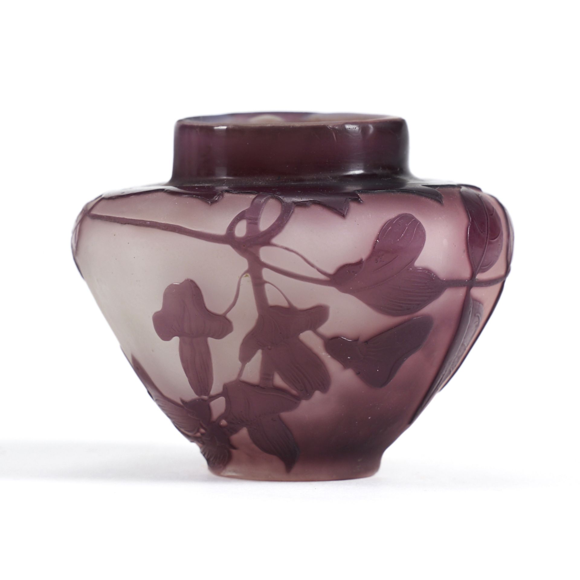 Small Galle Purple Cameo Art Glass Vase - Bild 2 aus 7