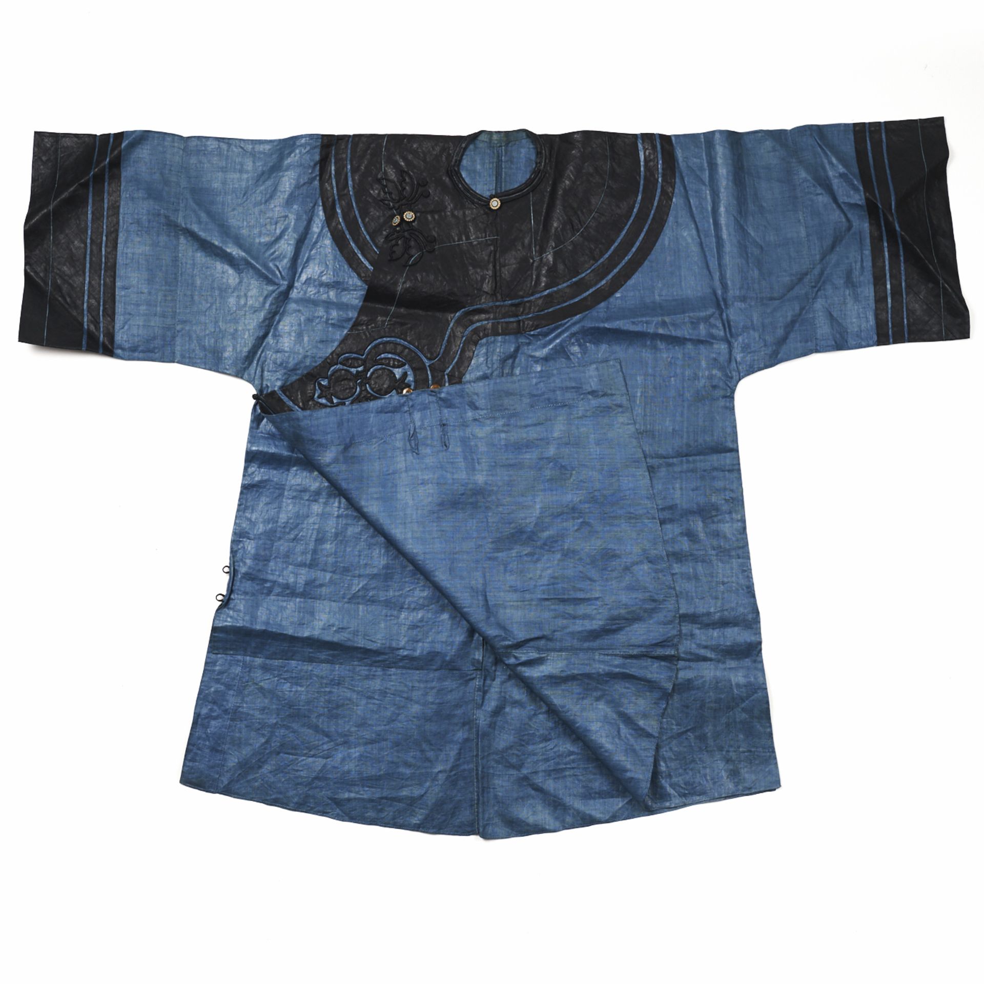 19th C. Chinese Blue Silk Robe w/ Black Collar - Bild 3 aus 5