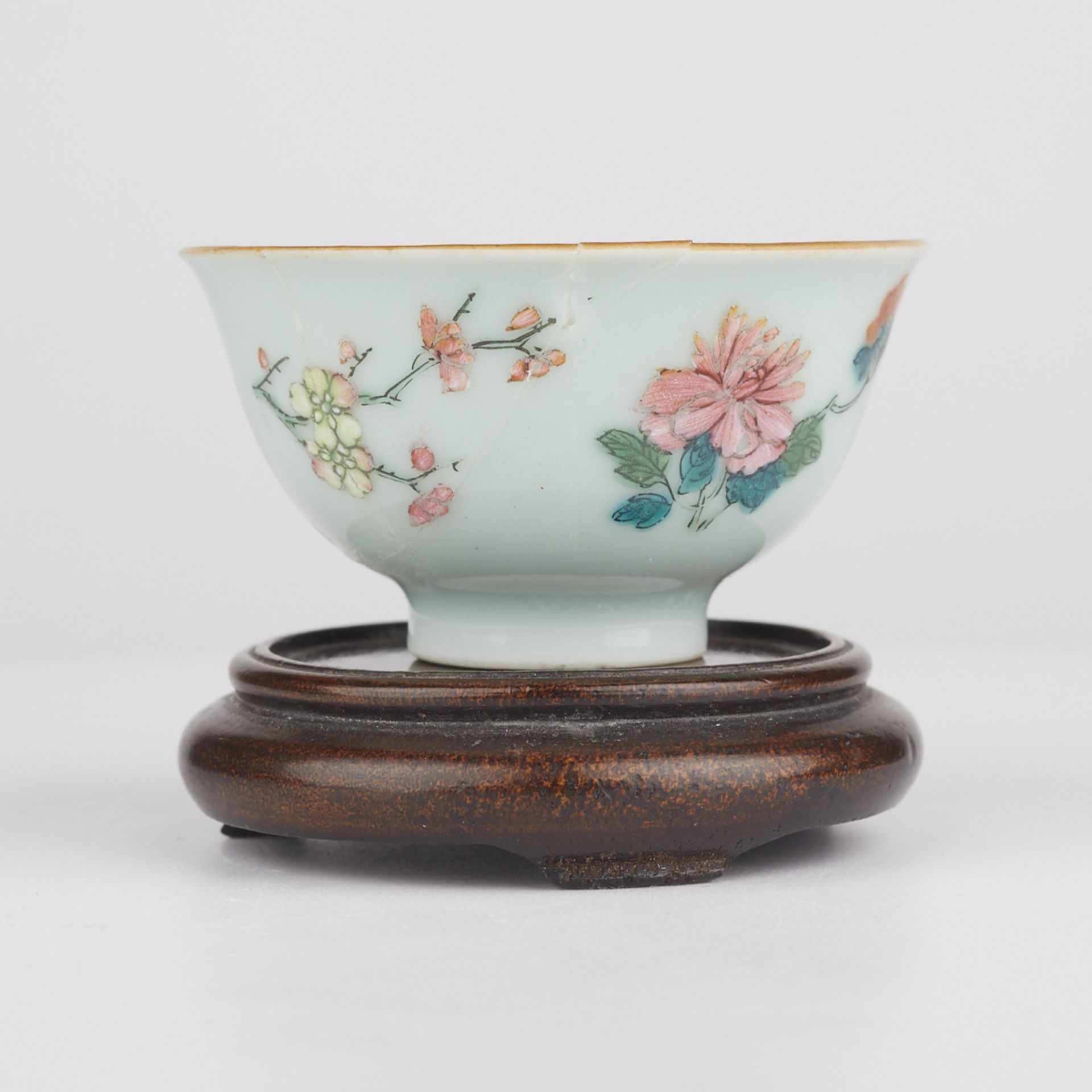 Chinese 19th c. Famille Rose Porcelain Wine Cup - Bild 2 aus 8