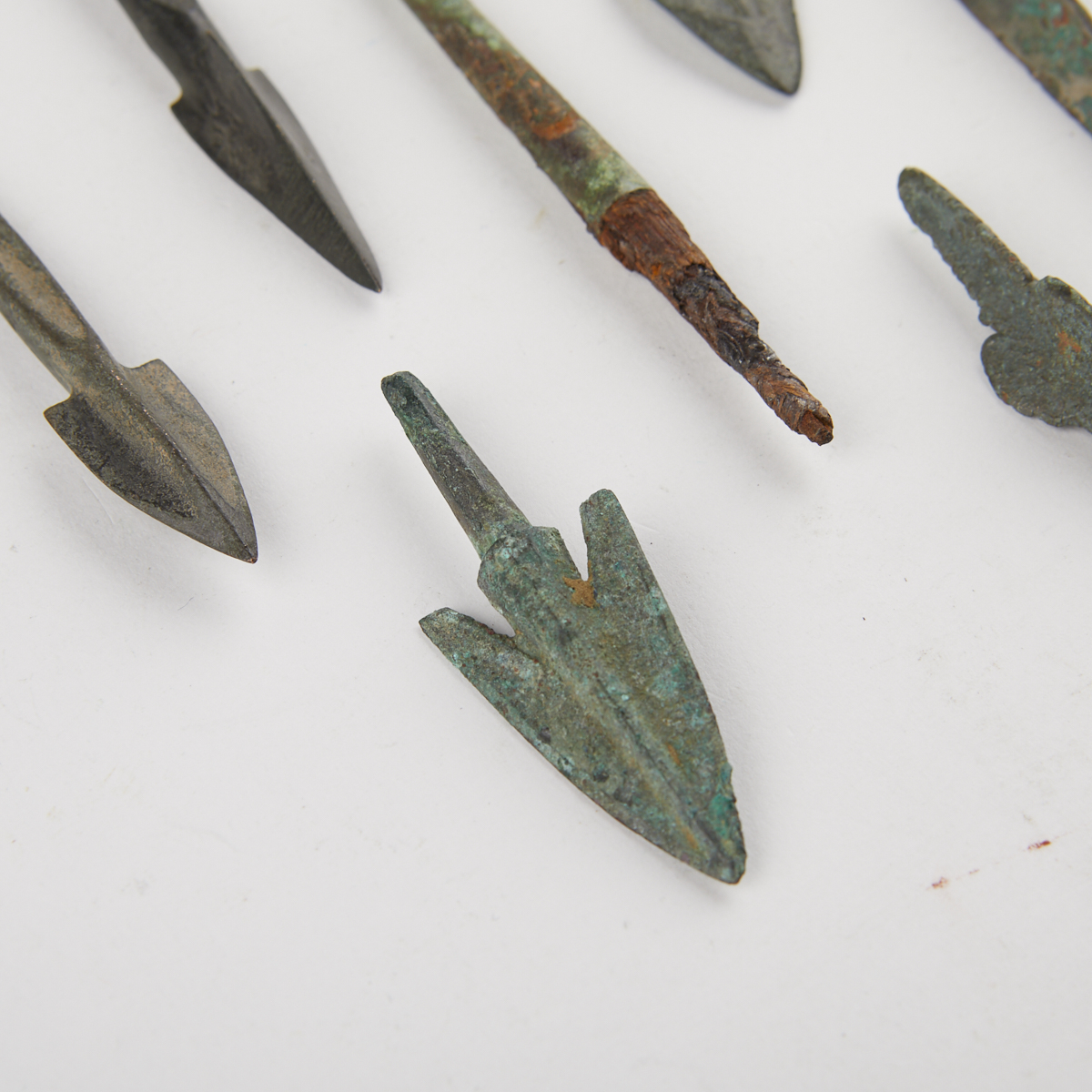 Grp: 29 Chinese Bronze Blades & Arrowheads - Image 2 of 9