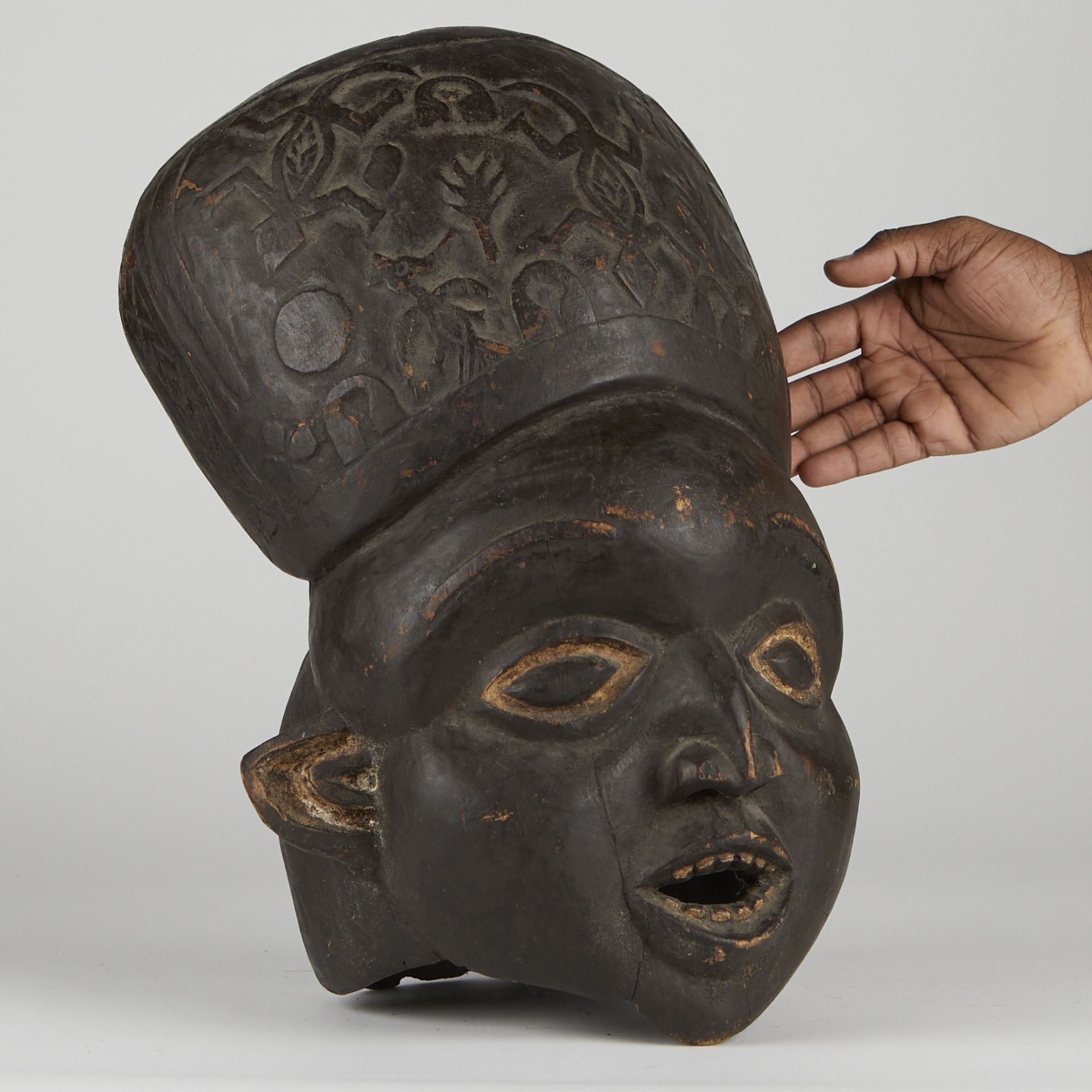 Cameroon Grasslands Helmet Mask - Image 2 of 6