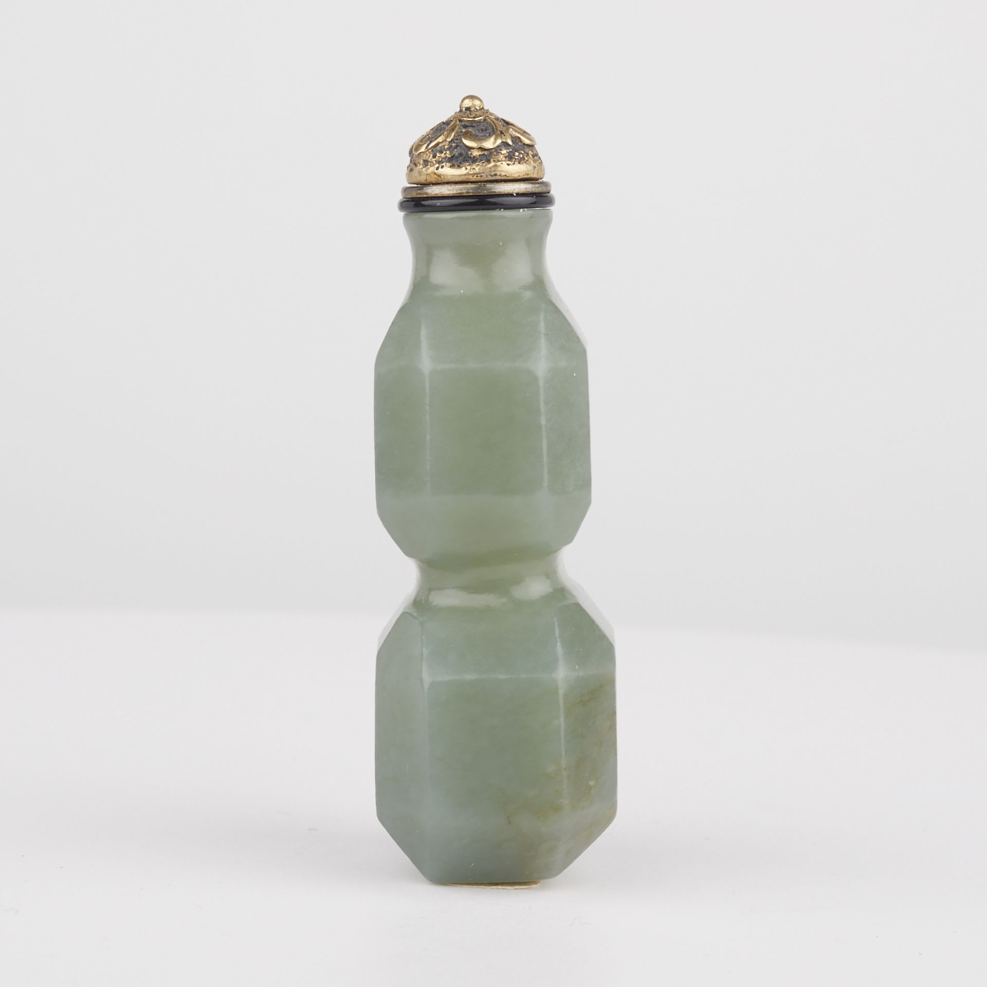 Carved Jade Snuff Bottle w/ Gilt Lid - Image 2 of 6