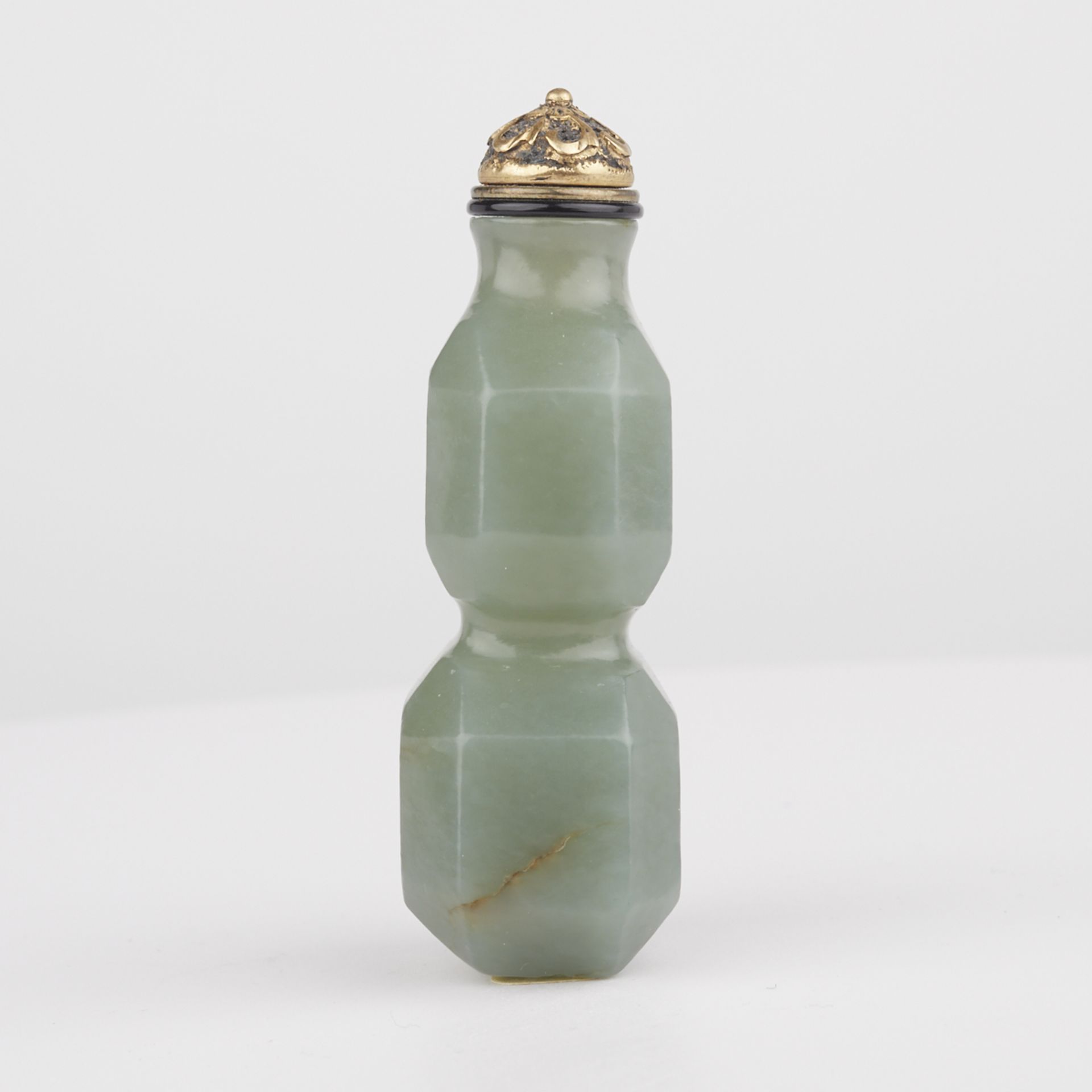 Carved Jade Snuff Bottle w/ Gilt Lid - Image 4 of 6