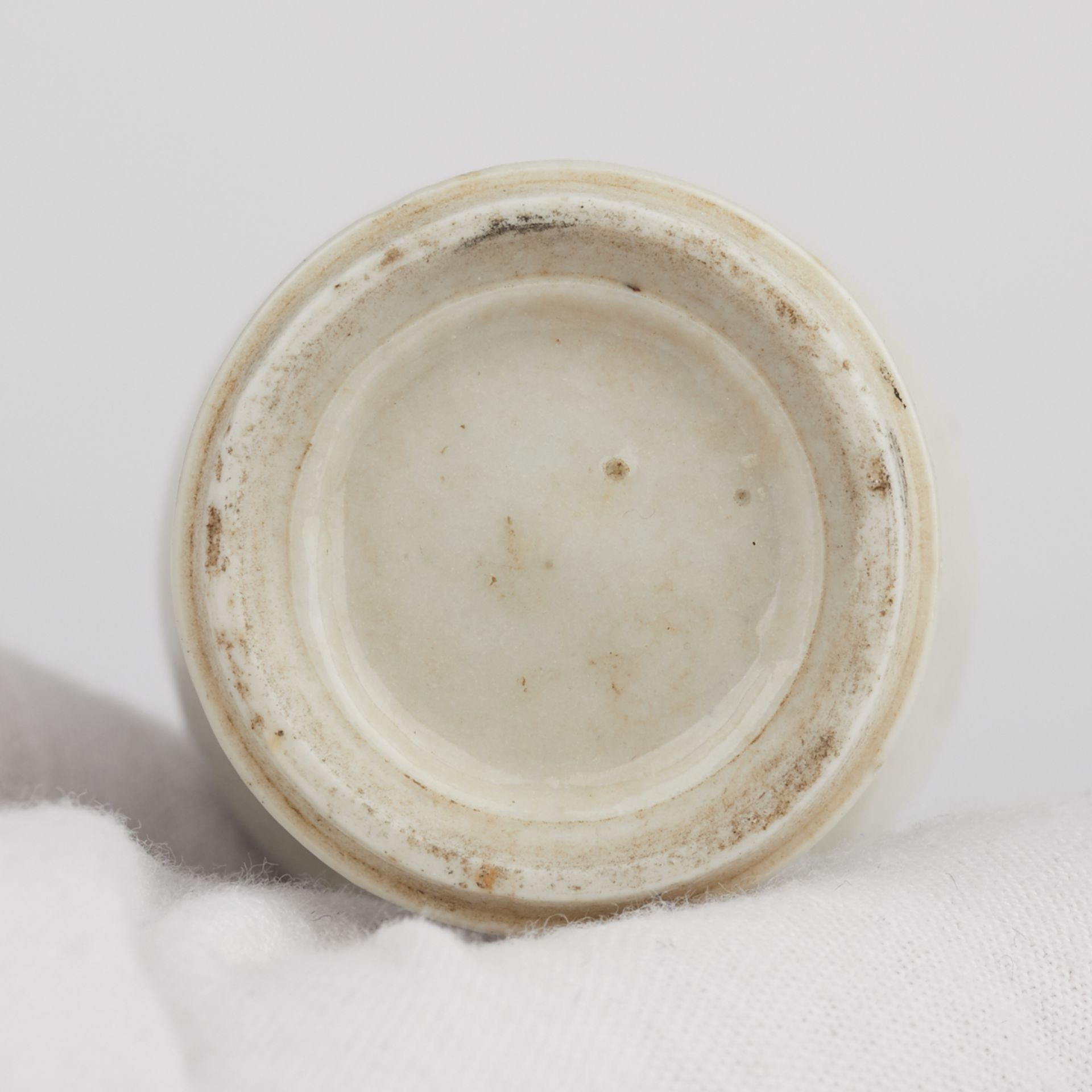 Ceramic Snuff Bottle w/ Jade Lid - Image 4 of 4