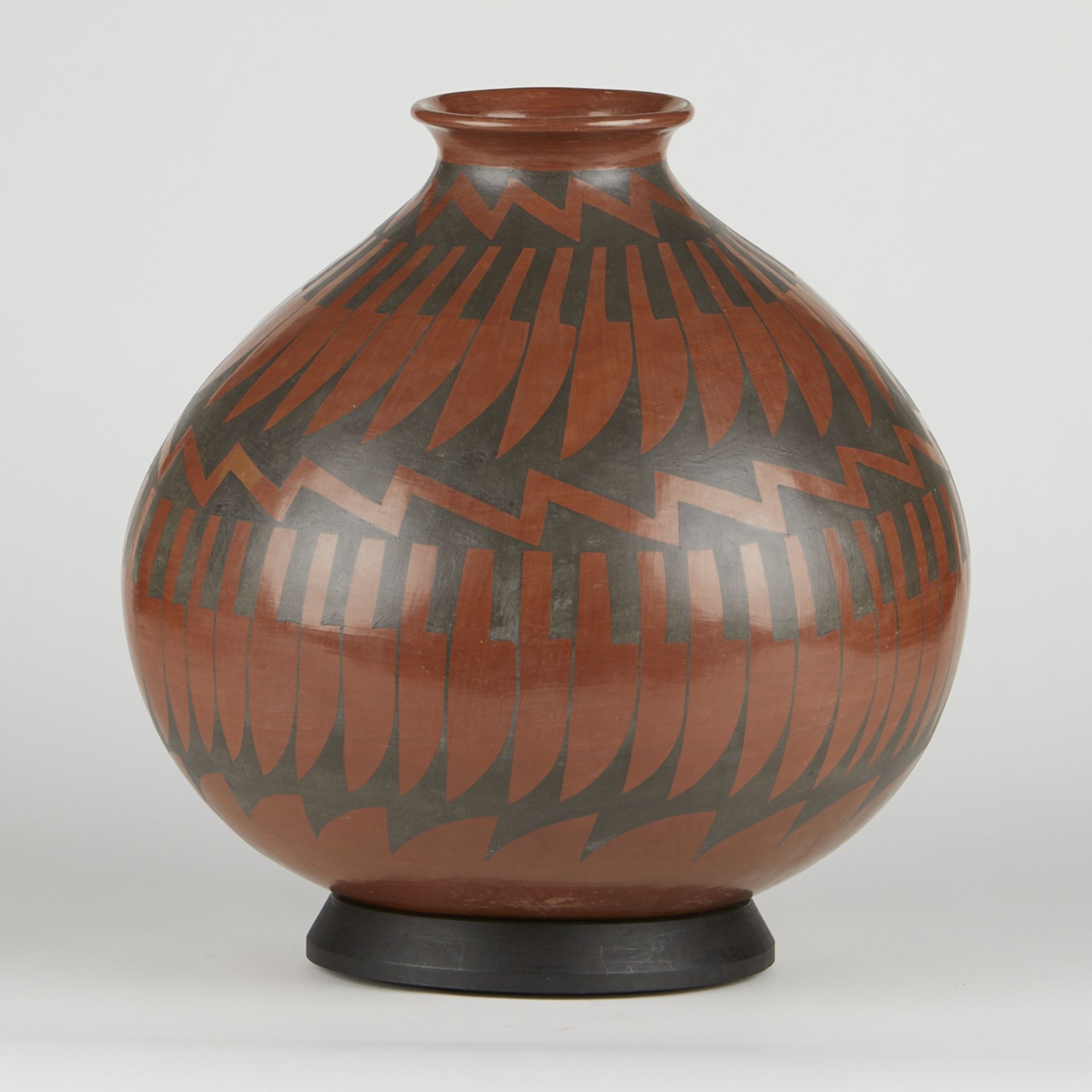 Gloria Hernandez Mata Ortiz Olla Pot - Image 4 of 6