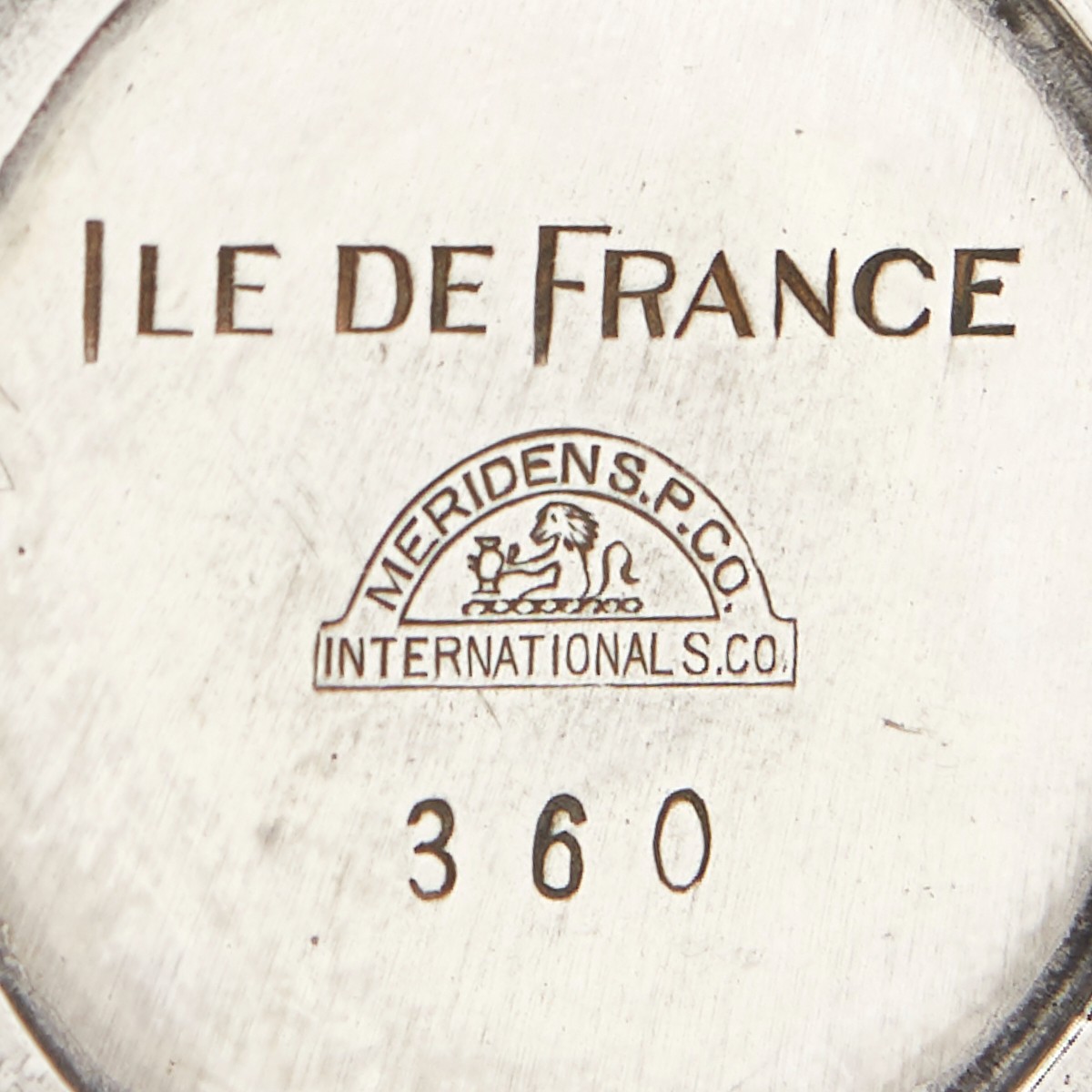 Meriden S.P. Co "Ile De France" Shaker and 8 Glasses - Image 5 of 9