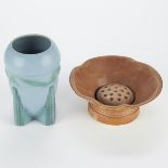 Grp: 2 Roseville Futura Ceramic Wares