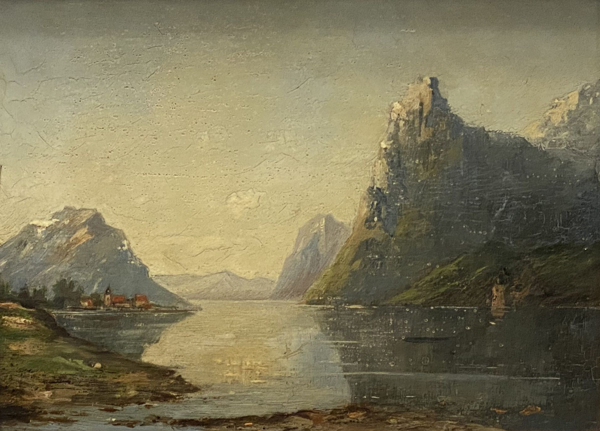 Dorf an norwegischem Fjord