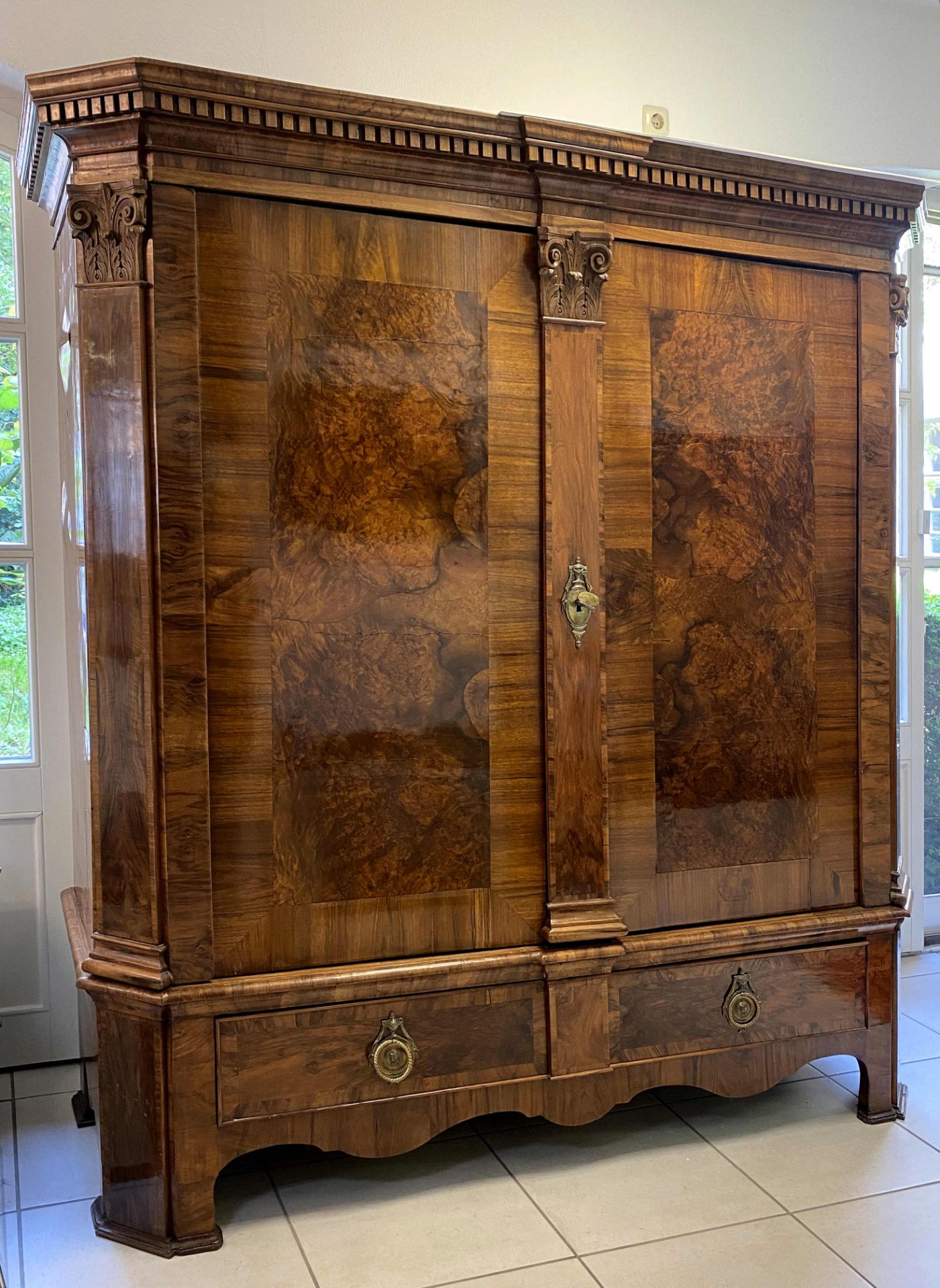 Großer   Barock - Hallenschrank