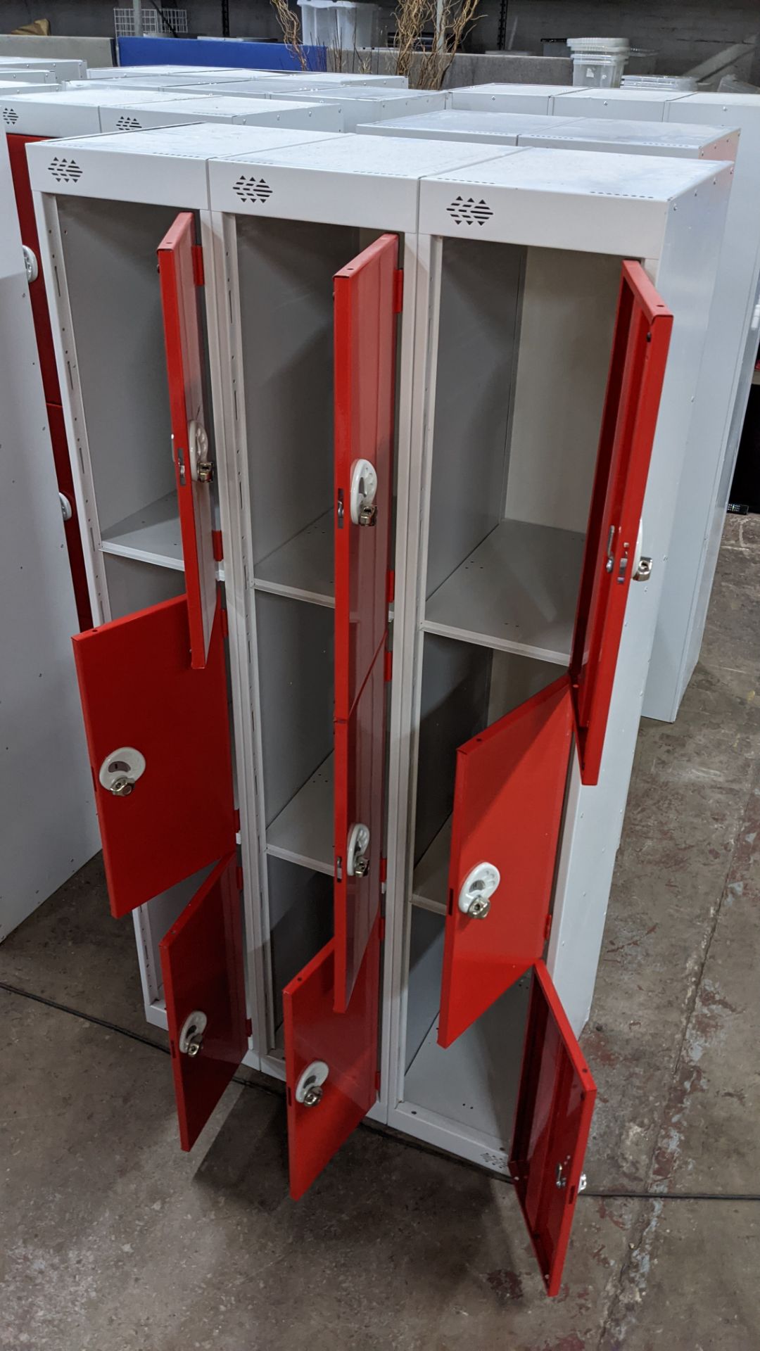 Quantity of Link lockers in grey & red - each locker can be locked with a padlock (not included). Th - Image 9 of 10