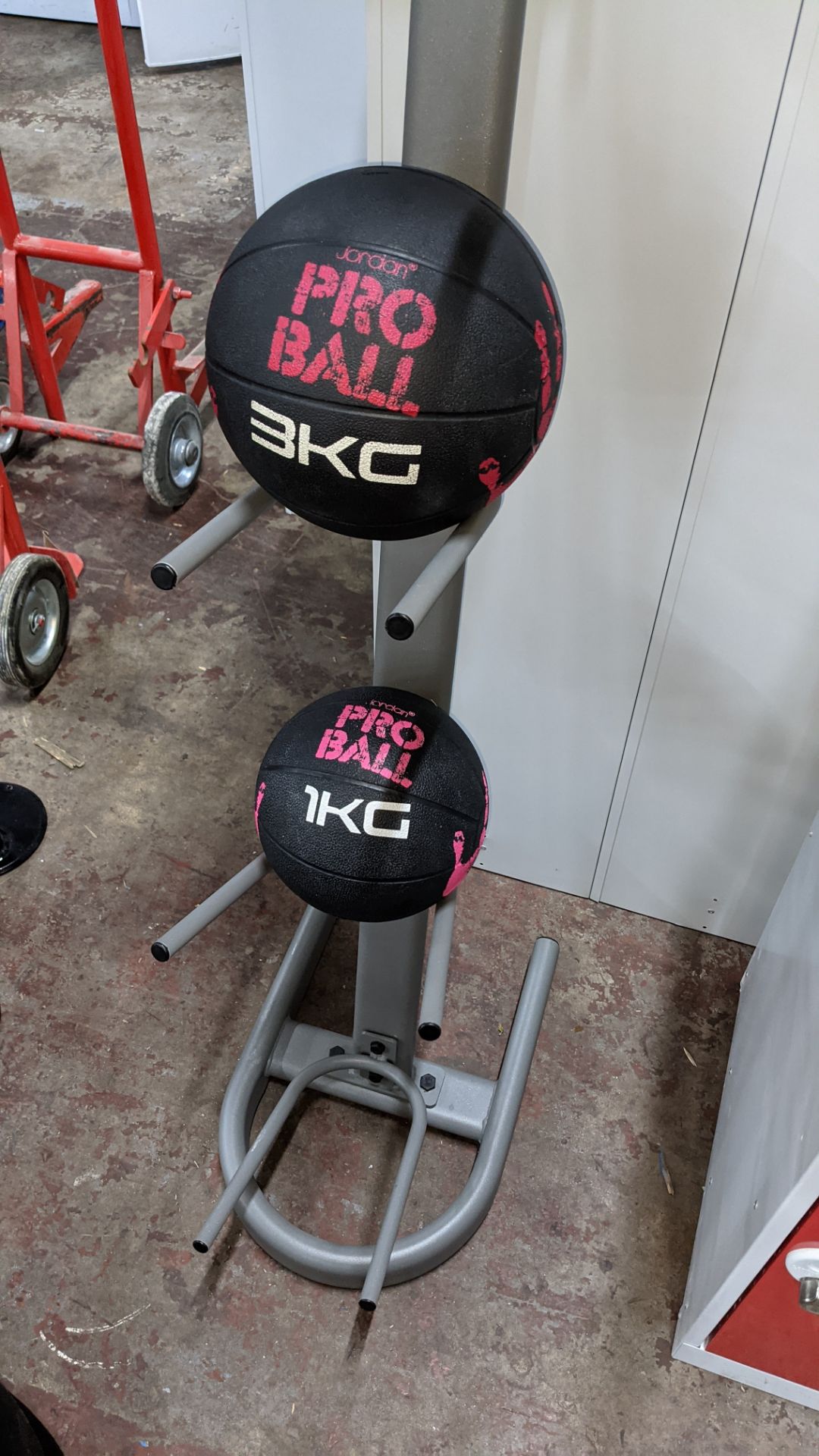 Jordan Fitness weighted ball rack capable of holding 5 balls plus 4 off Jordan Pro Balls in sizes 1, - Image 6 of 7