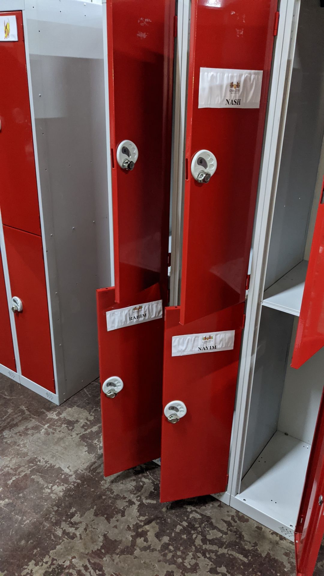 Quantity of Link lockers in grey & red - each locker can be locked with a padlock (not included). Th - Image 10 of 13