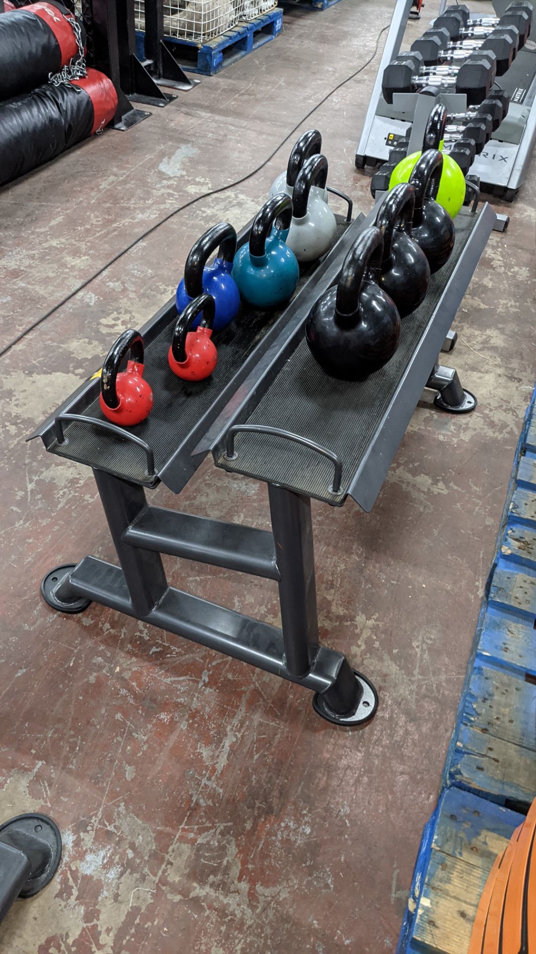 Physical Company kettlebell & rack set comprising 10 kettlebells (2 x 4kg, 1 x 12kg, 3 x 16kg, 3 x 2 - Image 9 of 9