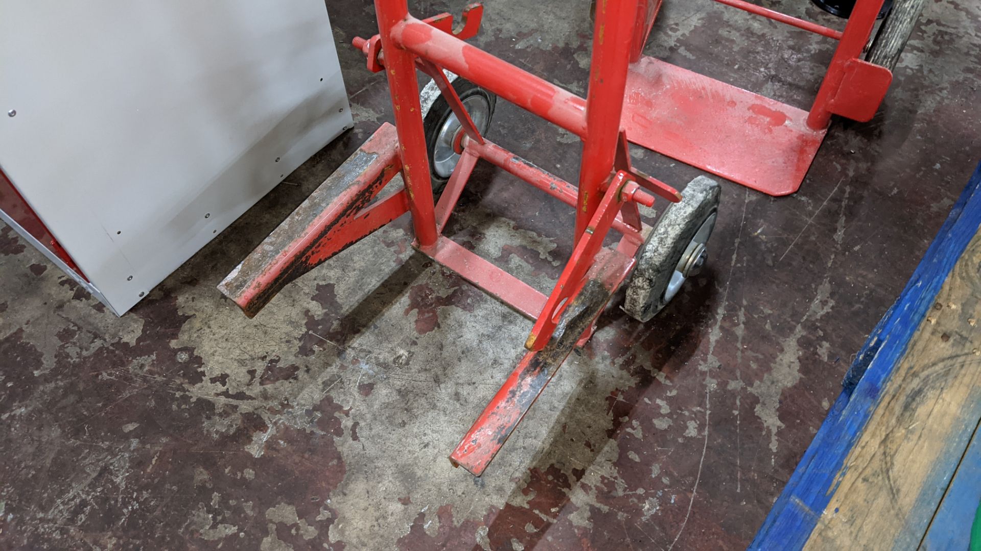 2 off red metal sack trucks, one with conventional foot plate & the other as pictured - Image 5 of 7