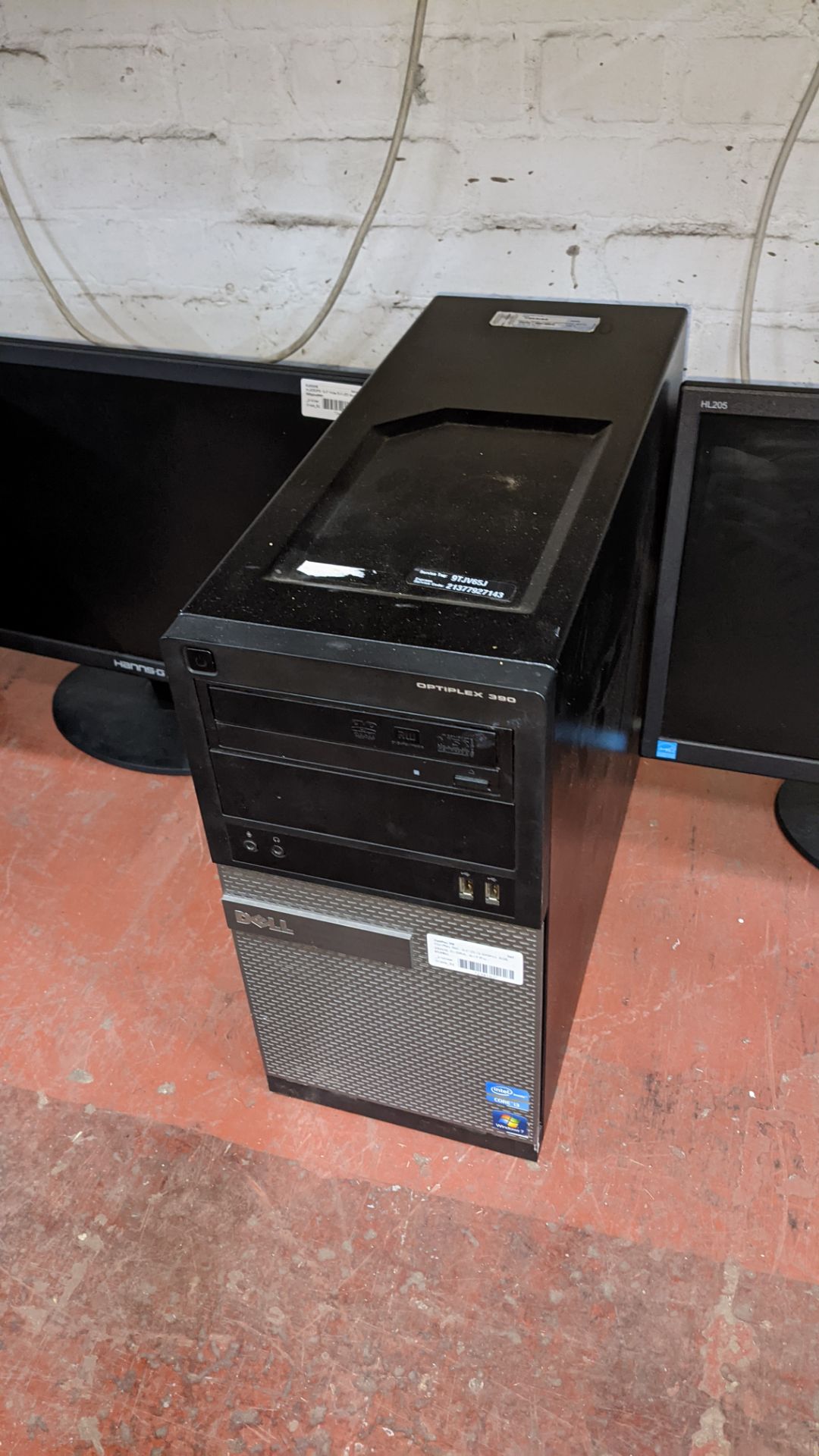 3 off Dell Optiplex assorted tower computers, each with monitor - no cables, keyboards, mice or othe - Image 5 of 10