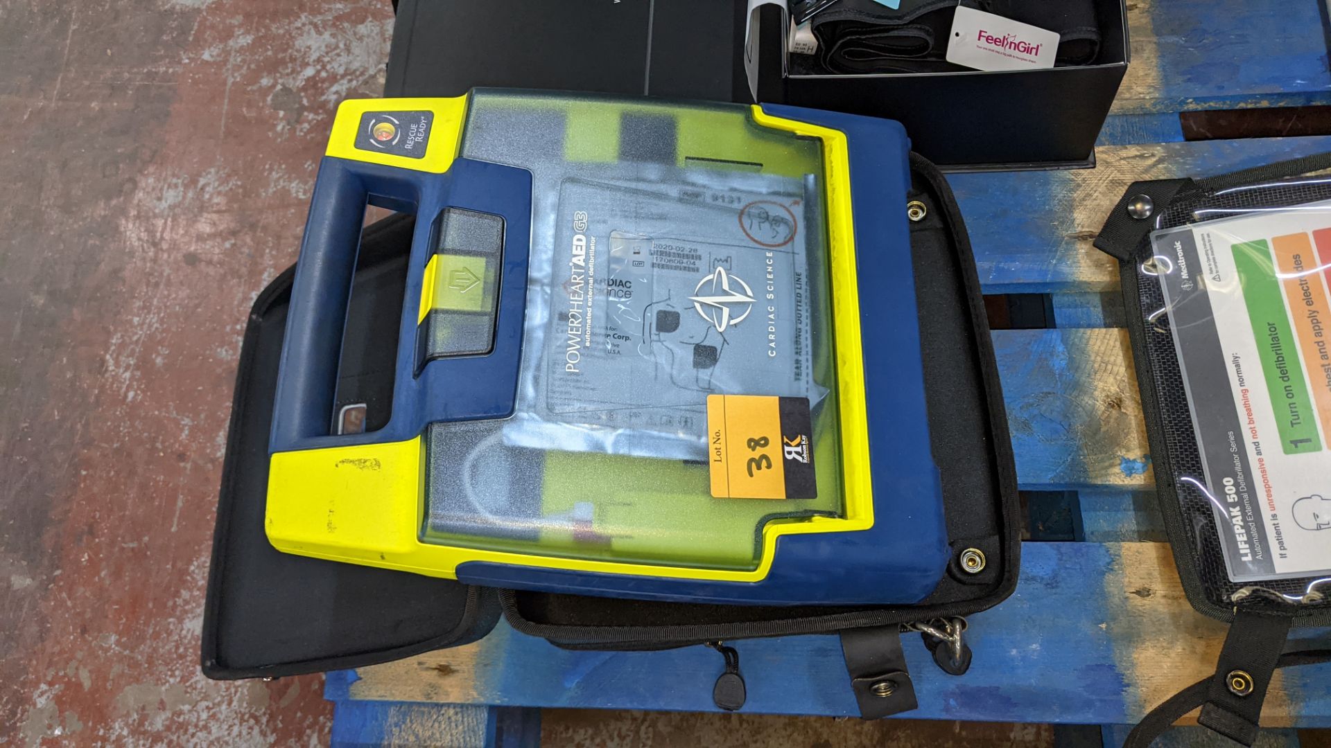 Powerheart AED G3 automated external defibrillator in case - Image 2 of 7