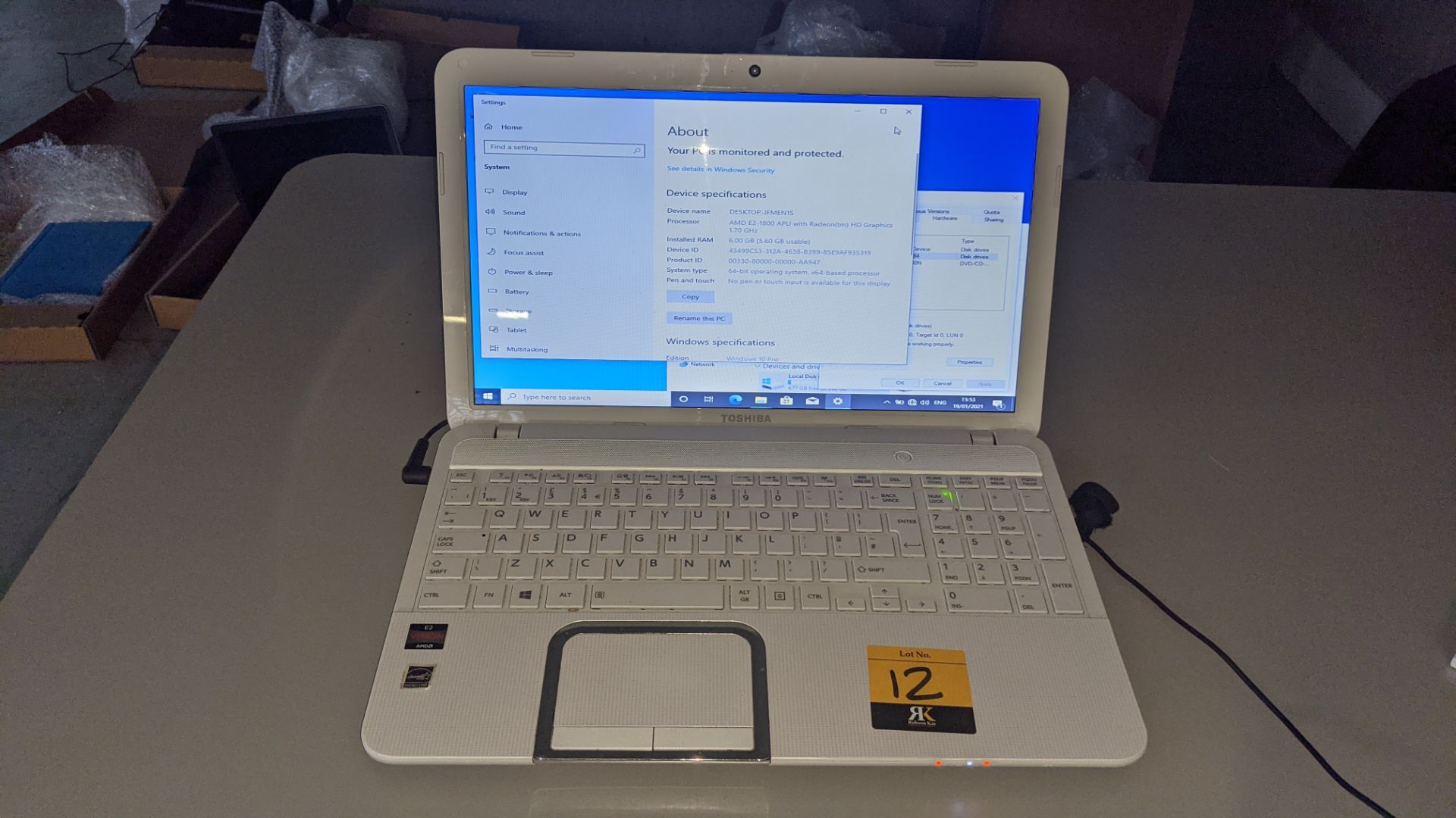 Toshiba Satellite L850D-12P notebook computer, 6Gb RAM, 750Gb HDD NB. No power supply - Image 3 of 14