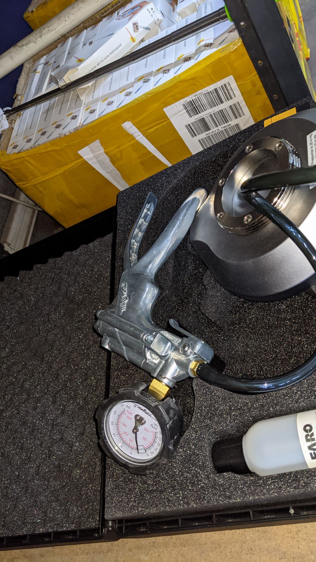 Faro vacuum suction mount for use with Faro inspection arms & similar, complete with case - Image 7 of 7