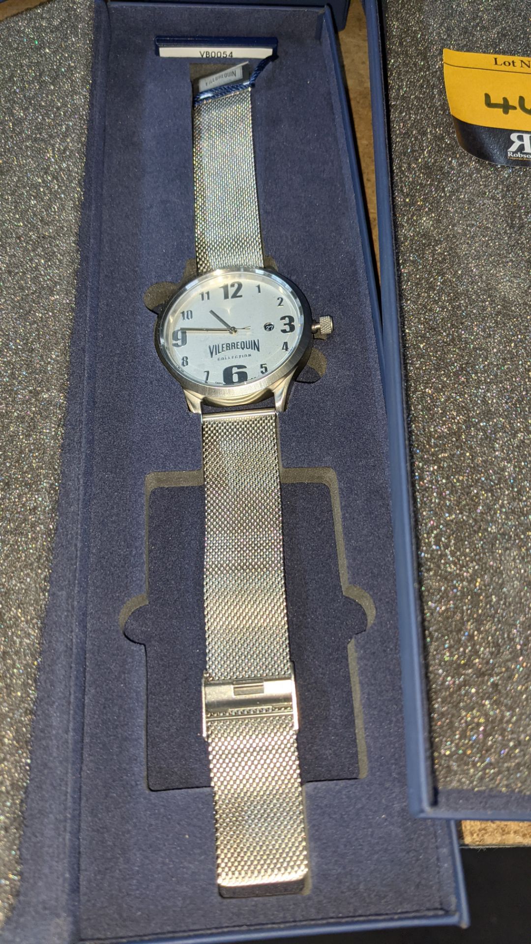 Vilebrequin Limited Edition Swiss movement 100m water resistant stainless steel case watch in silver - Image 2 of 7