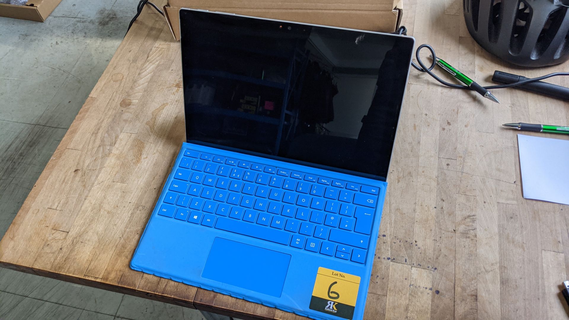 Microsoft Surface Pro 4 notebook computer, Intel Core i5-6300u@2.4GHz, 4Gb RAM, 128Gb SSD, with brig - Image 14 of 17