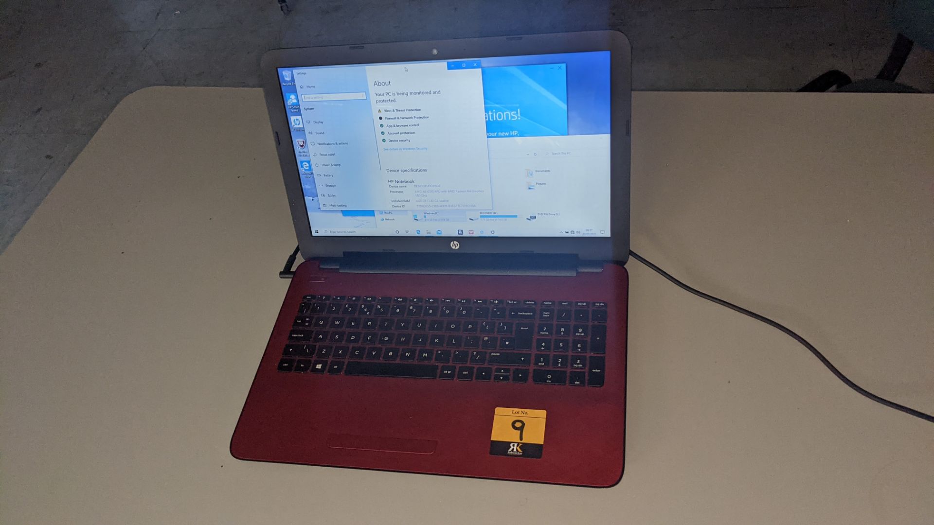 HP AMD A6-6310 APU notebook computer with AMD Radeon R4 graphics, 4Gb RAM, 1Tb HDD including power s