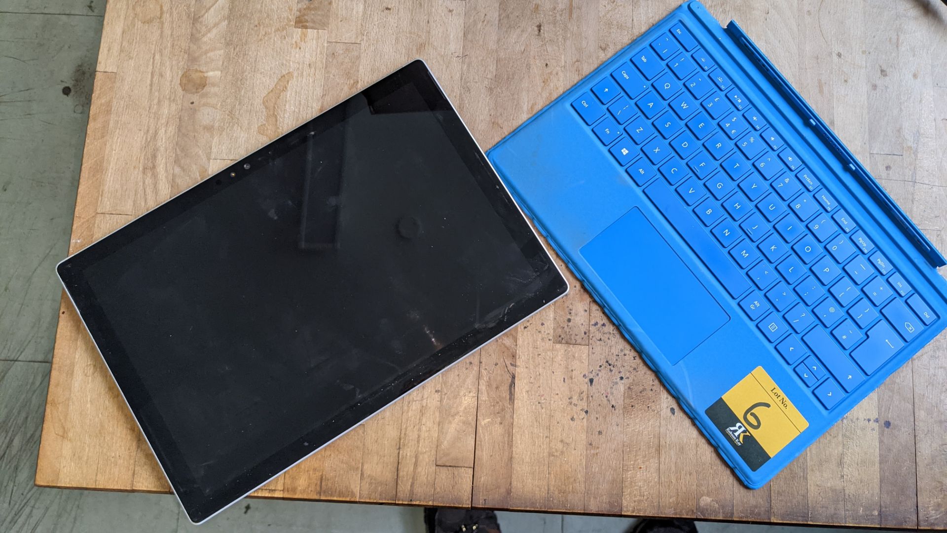 Microsoft Surface Pro 4 notebook computer, Intel Core i5-6300u@2.4GHz, 4Gb RAM, 128Gb SSD, with brig - Image 16 of 17