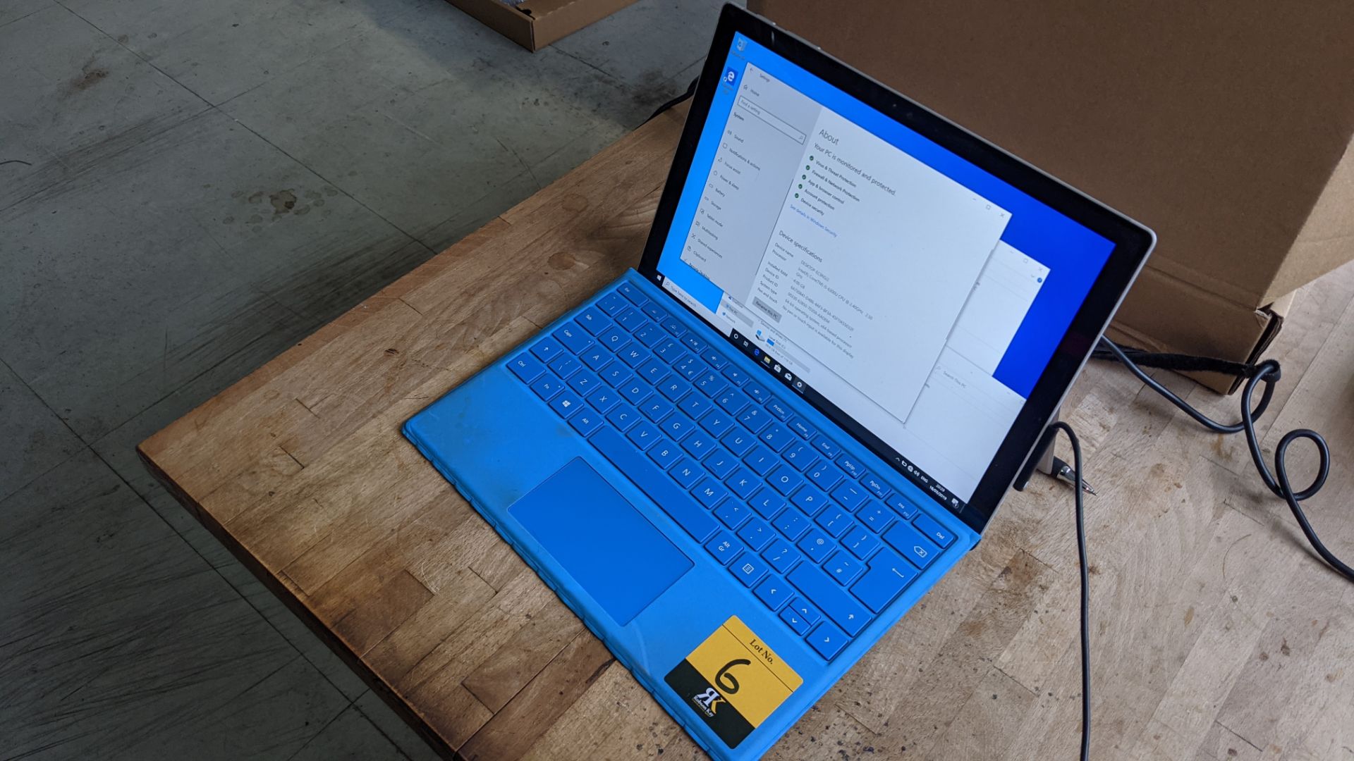 Microsoft Surface Pro 4 notebook computer, Intel Core i5-6300u@2.4GHz, 4Gb RAM, 128Gb SSD, with brig - Image 2 of 17