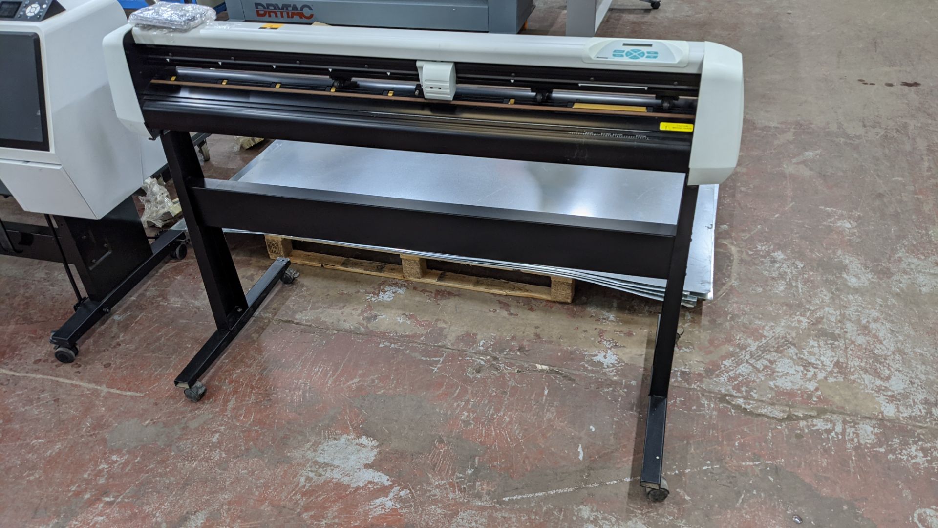 SummaCut floor standing plotter model D120