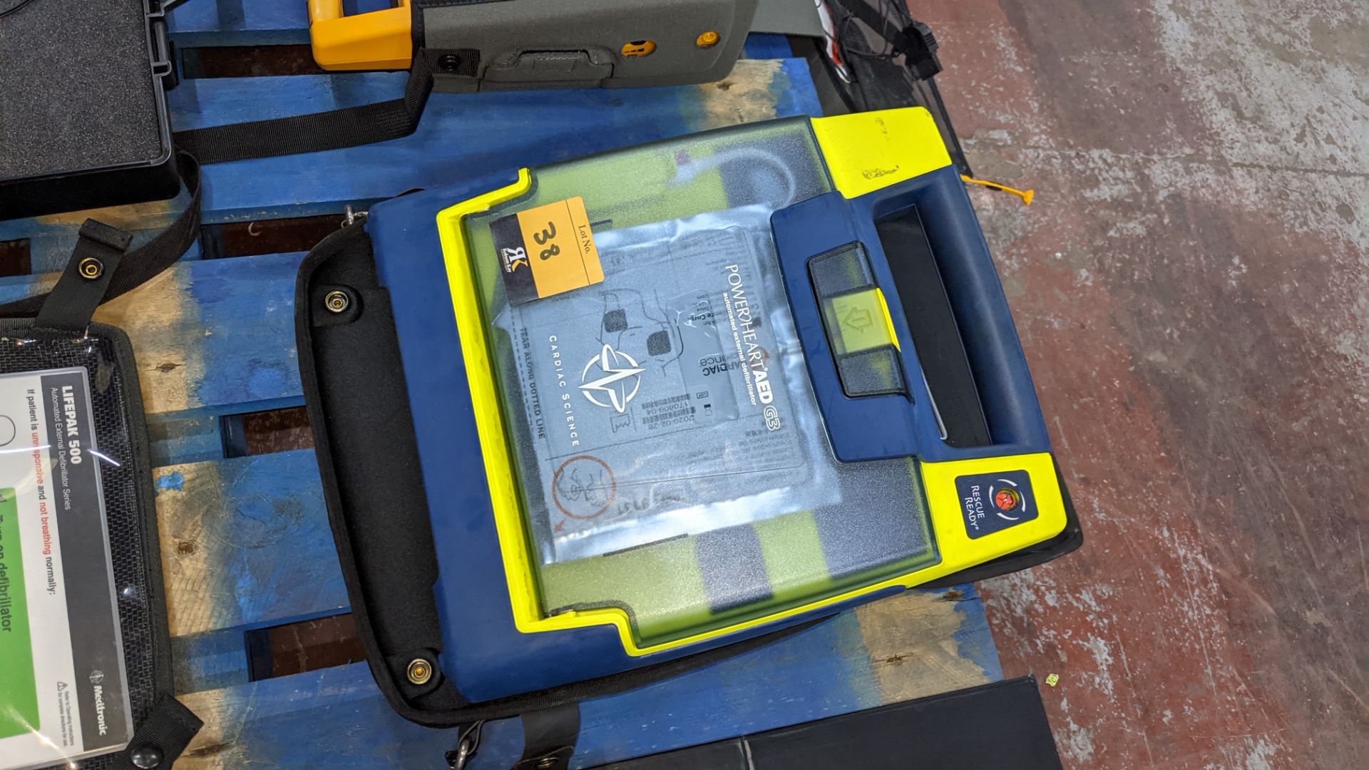 Powerheart AED G3 automated external defibrillator in case - Image 3 of 7