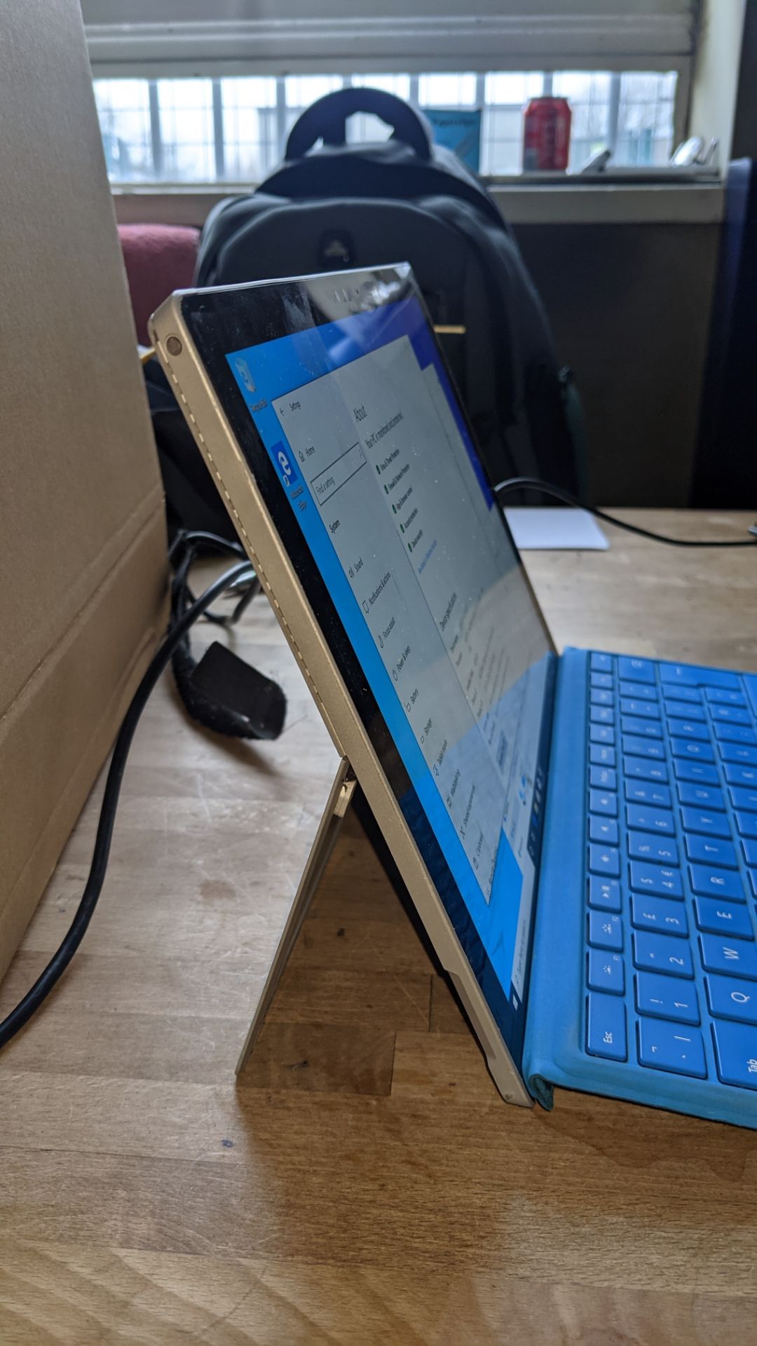 Microsoft Surface Pro 4 notebook computer, Intel Core i5-6300u@2.4GHz, 4Gb RAM, 128Gb SSD, with brig - Image 6 of 17