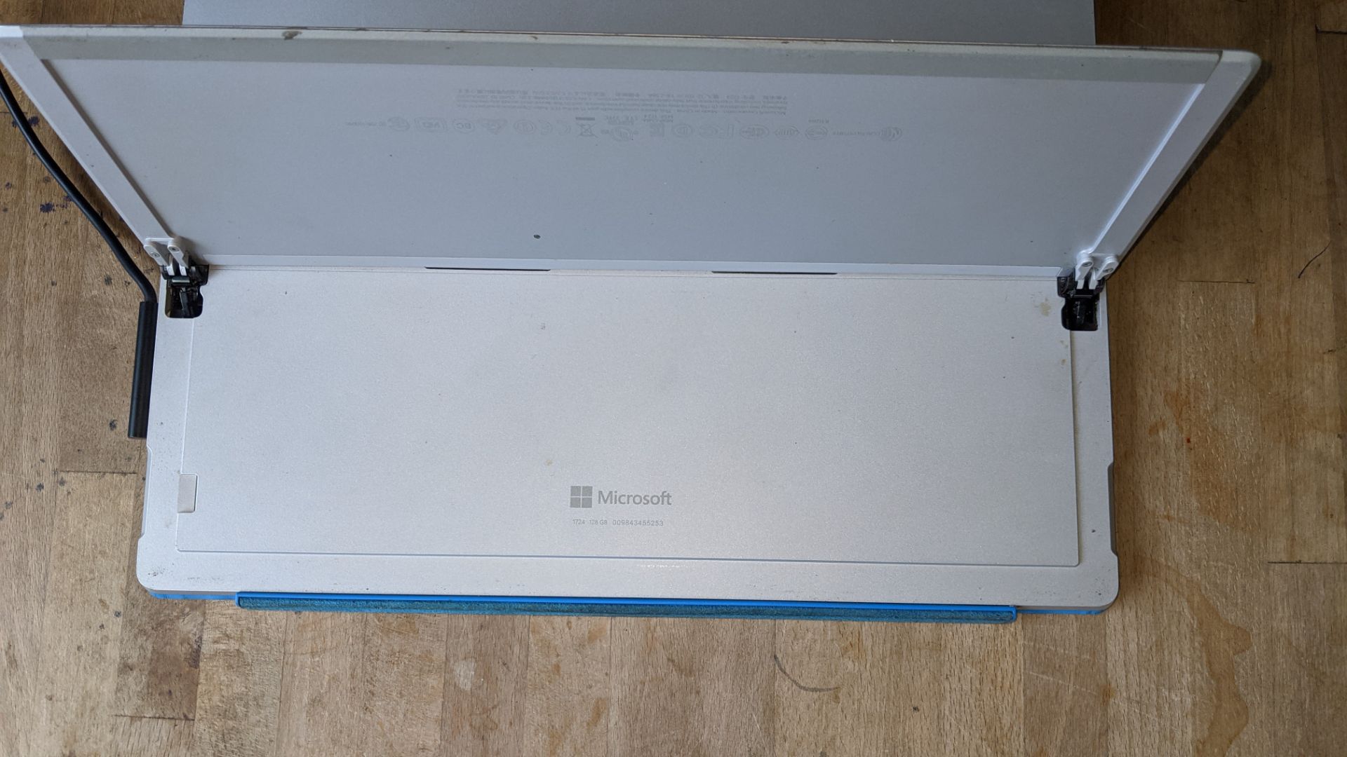 Microsoft Surface Pro 4 notebook computer, Intel Core i5-6300u@2.4GHz, 4Gb RAM, 128Gb SSD, with brig - Image 10 of 17