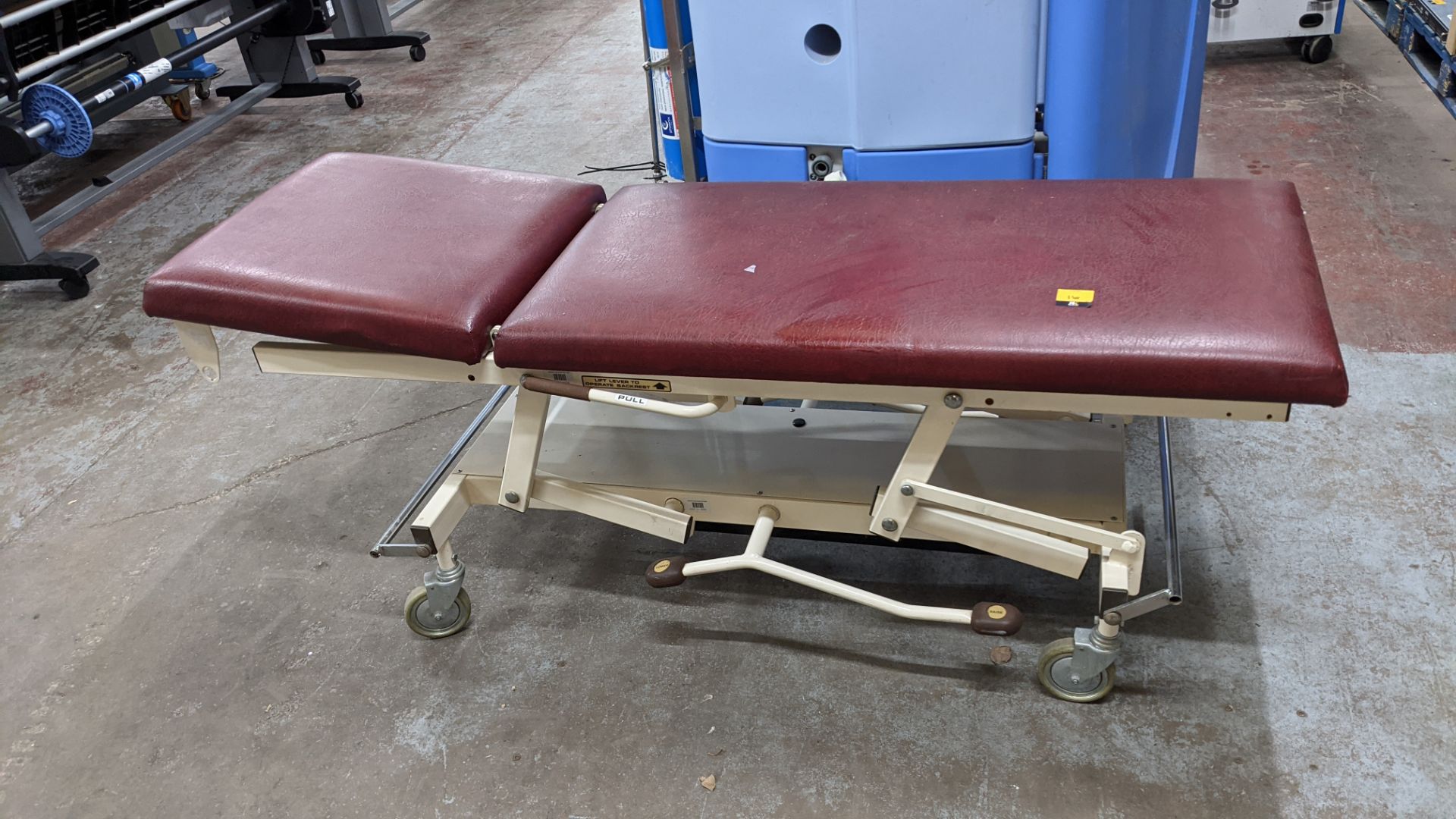 Eme multi-adjustable mobile hospital/examination bed