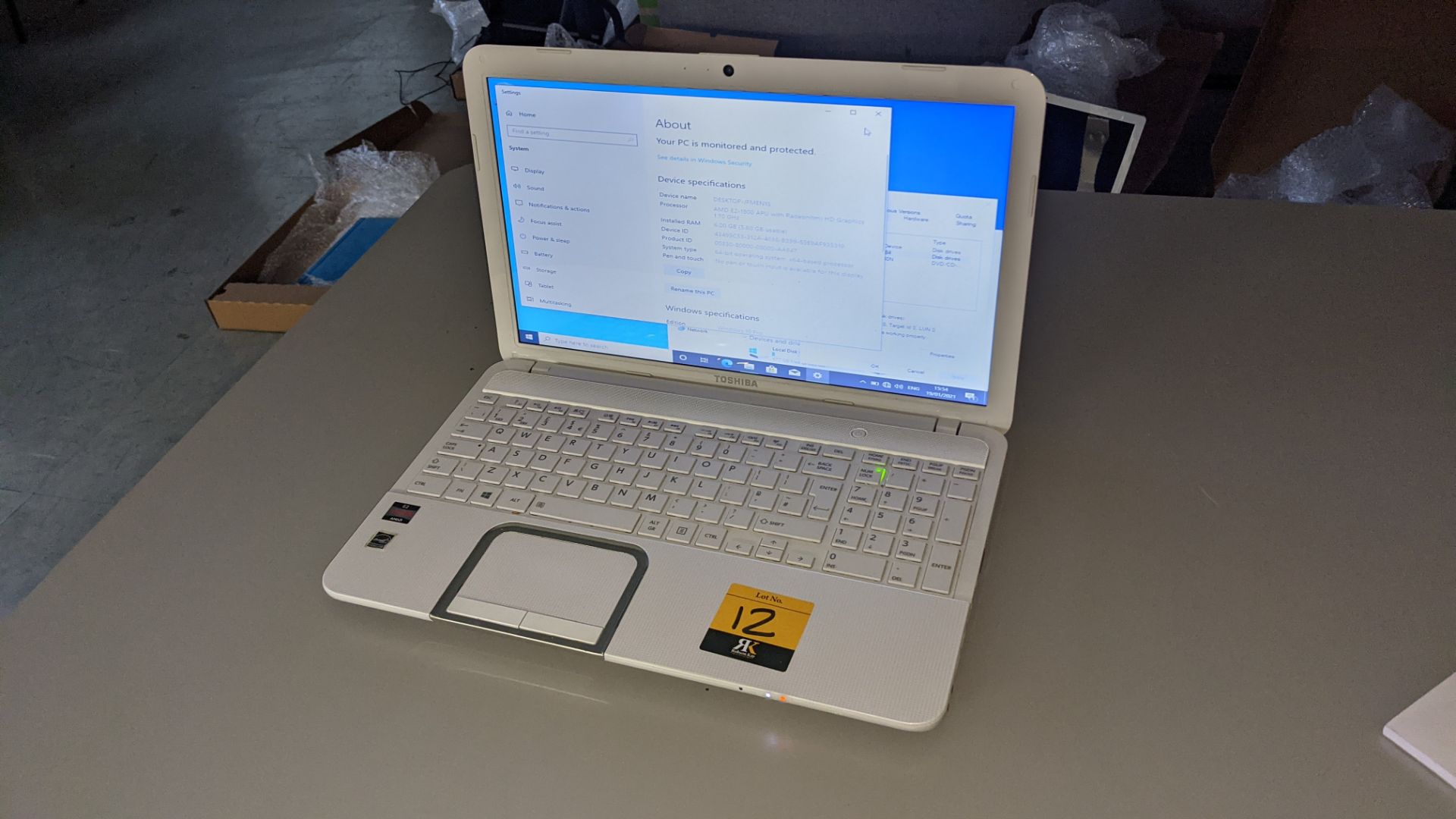 Toshiba Satellite L850D-12P notebook computer, 6Gb RAM, 750Gb HDD NB. No power supply - Image 13 of 14