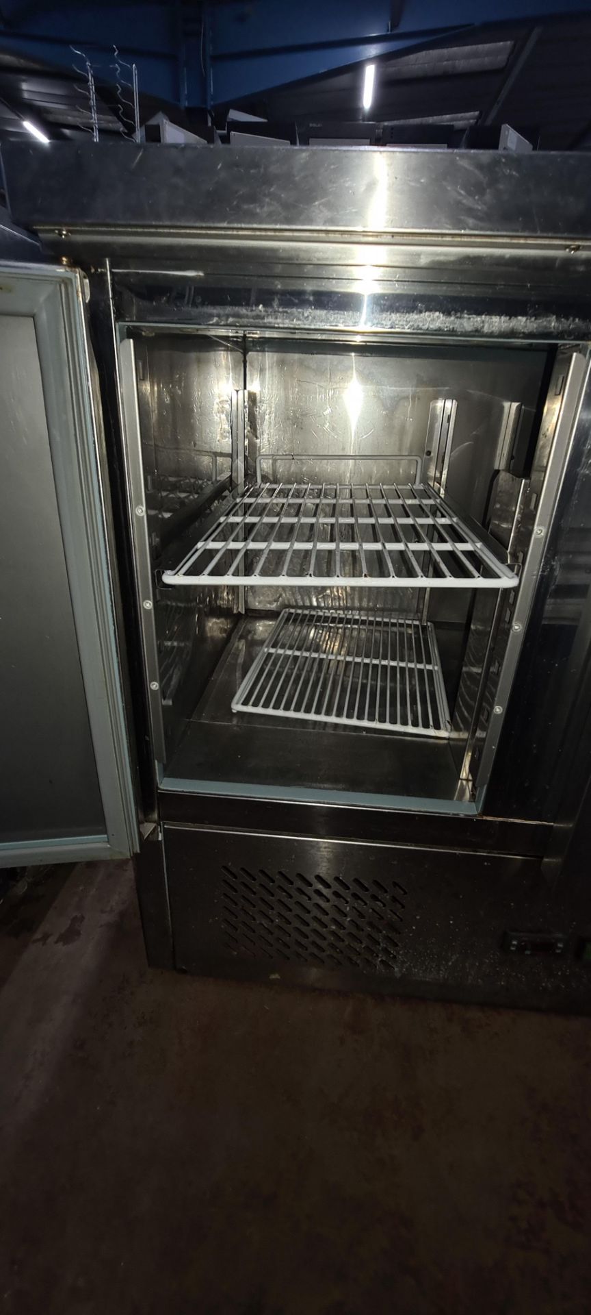 Stainless steel refrigerated prep cabinet with saladette unit above & 3 doors below - Image 5 of 9