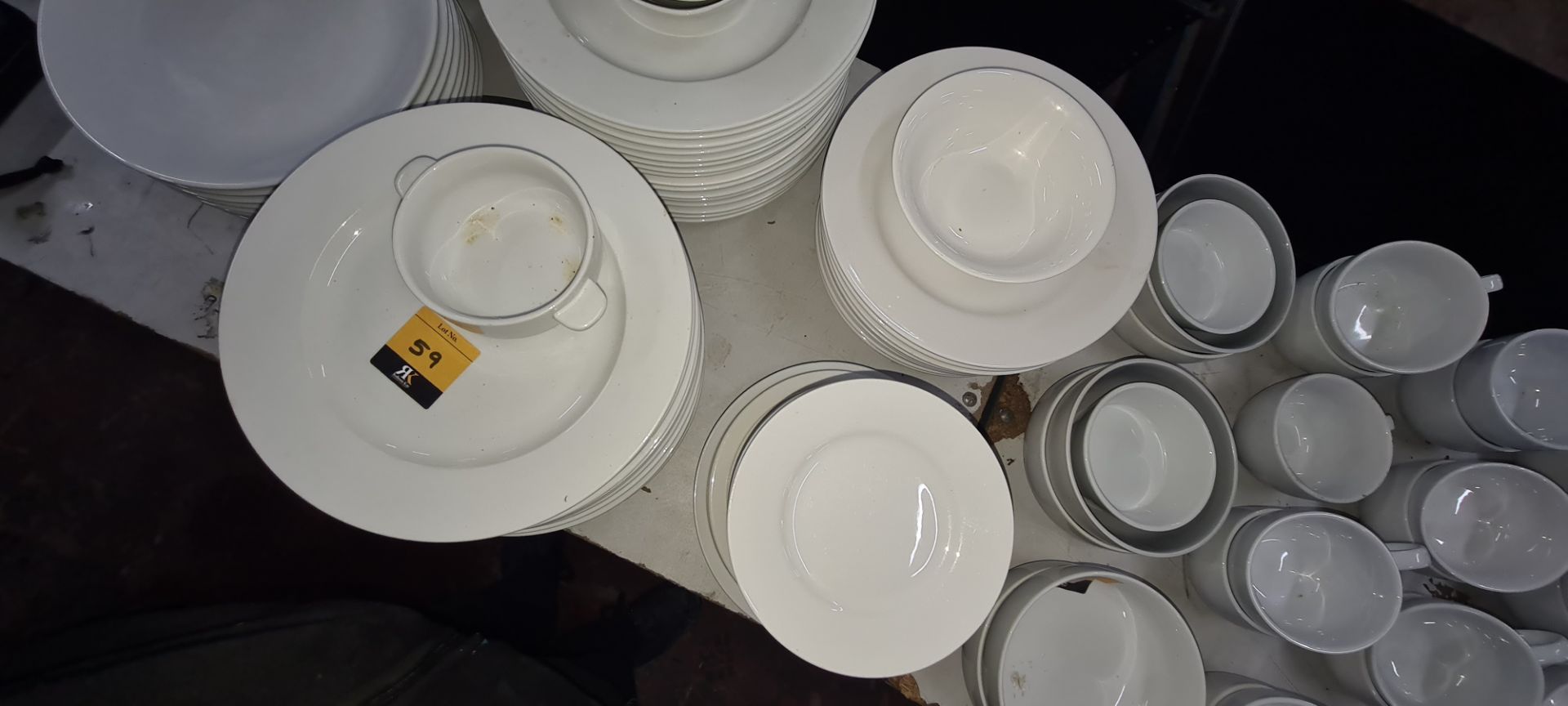 Quantity of white round plates in assorted sizes, in 5 stacks - Image 5 of 5