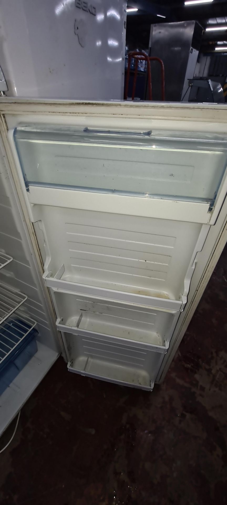 LEC mid-height floor standing fridge - Image 6 of 6