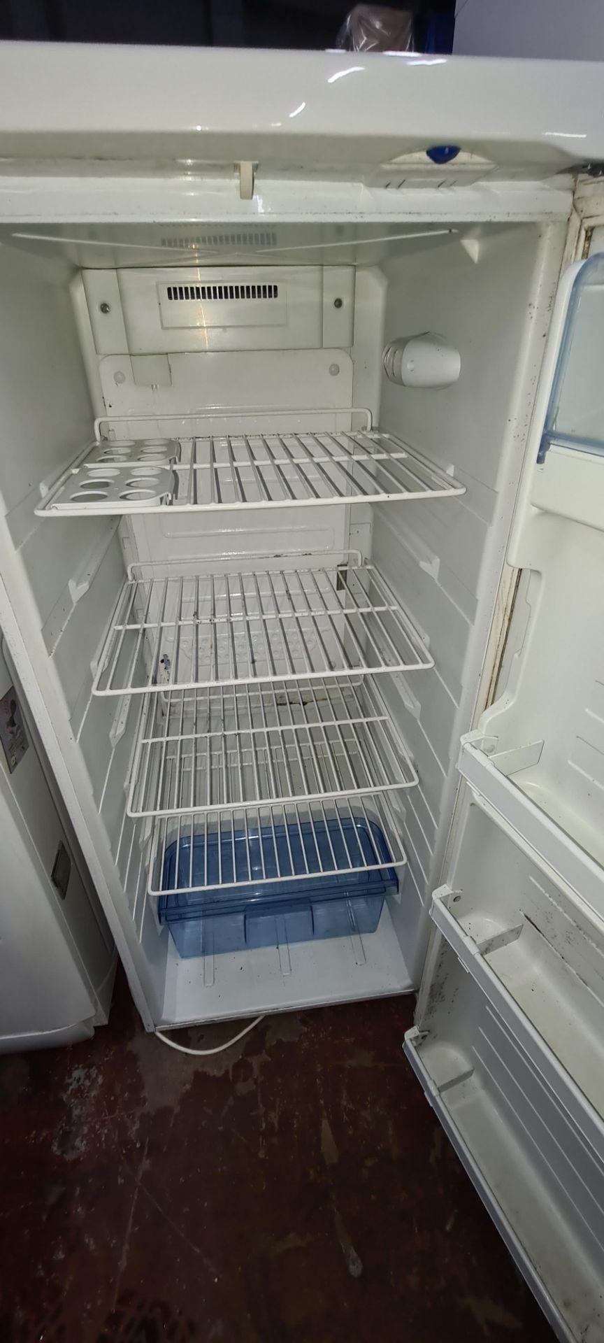 LEC mid-height floor standing fridge - Image 5 of 6