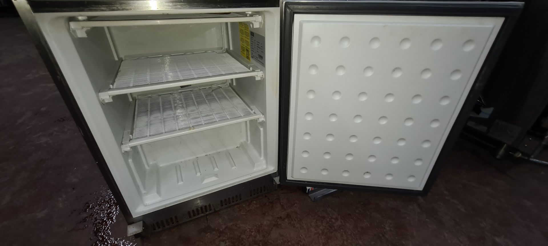 Polar Refrigeration model CD081 140 litre under counter freezer - Image 4 of 5