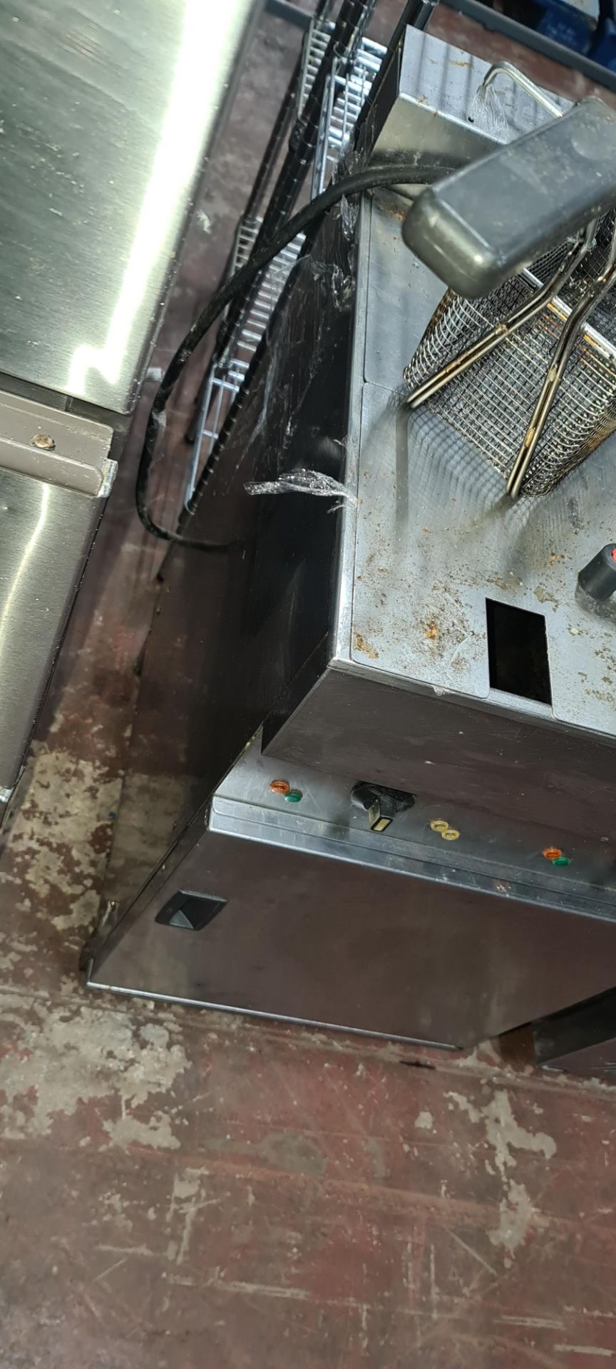 Stainless steel floor standing twin well deep fat fryer - Image 2 of 7