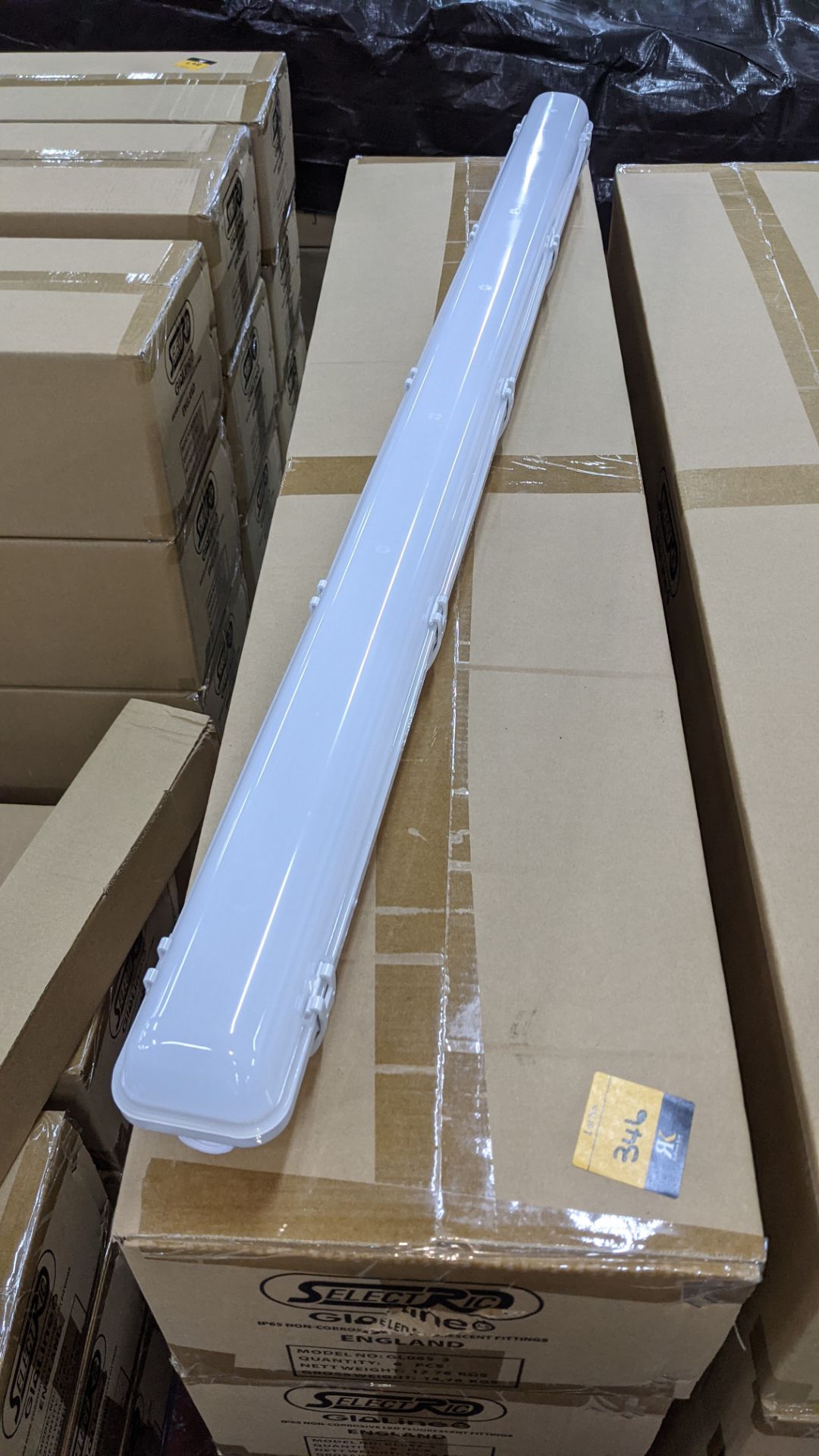 30 off IP65 non-corrosive LED fluorescent light fittings. Model GLO65-3, 4', single LED 20W, polyca - Image 3 of 4